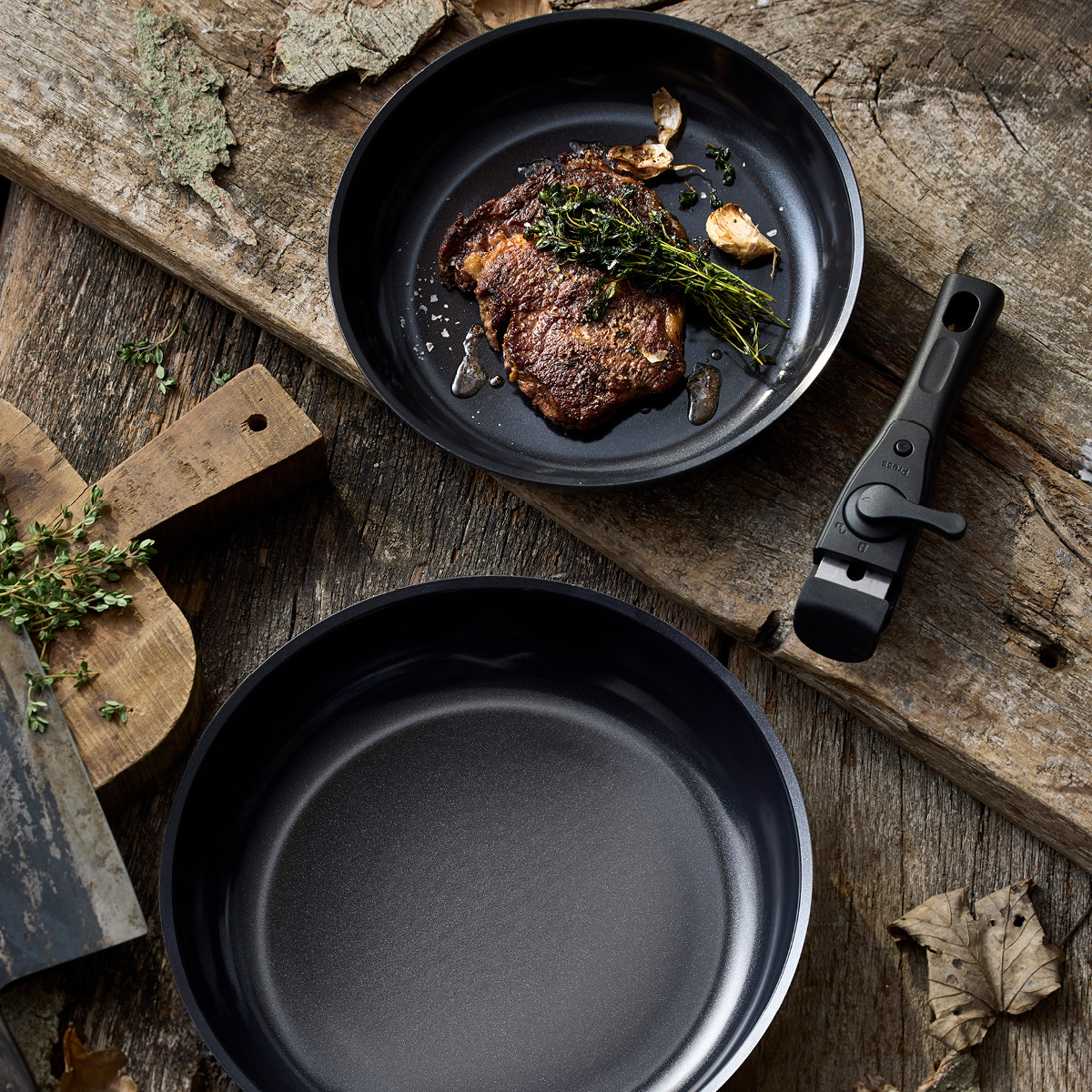 Holm Stekpanna 2 delar avtagbart handtag 24/28 cm alu/ker