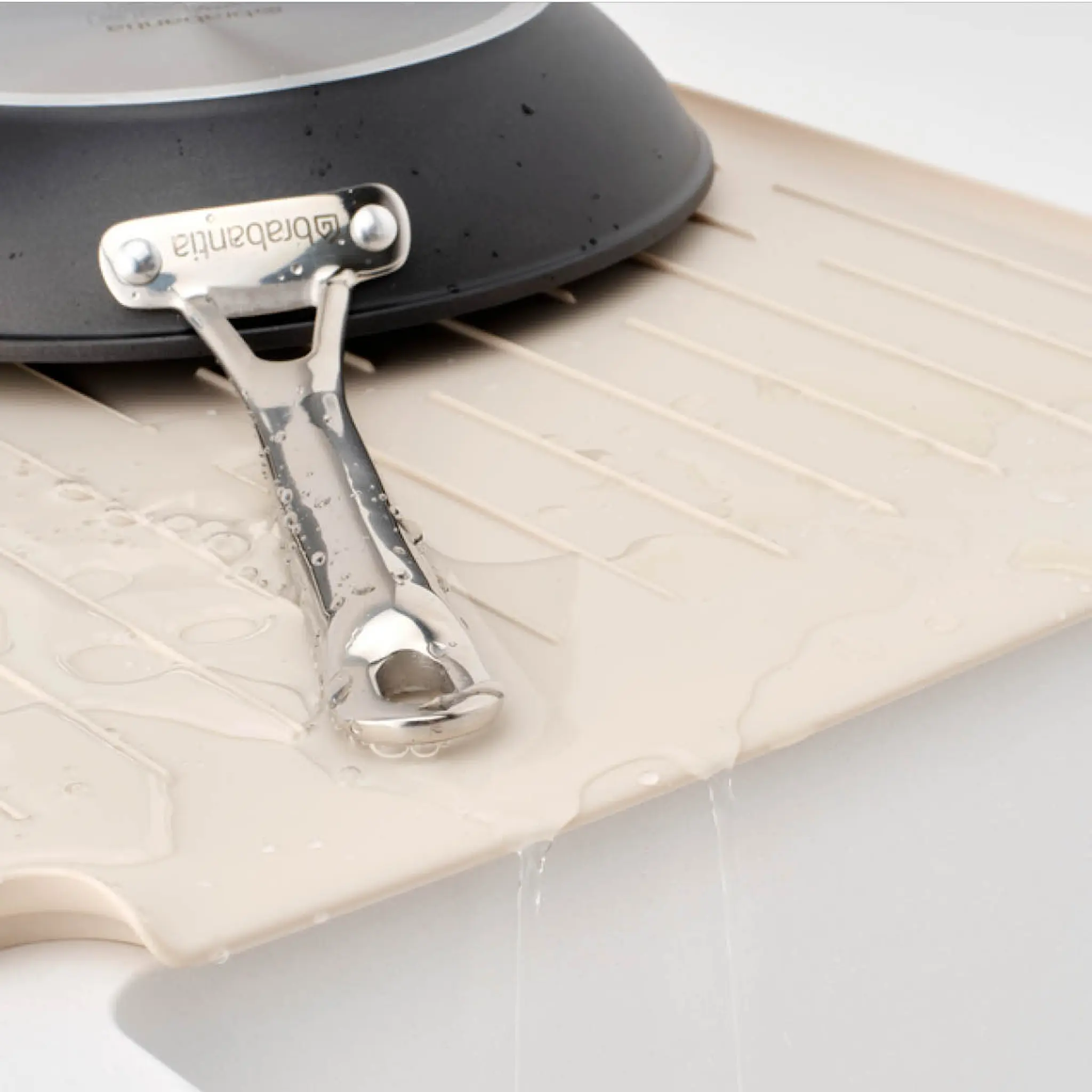 Brabantia SinkSide hopfällbart diskställ 51x42 cm soft beige