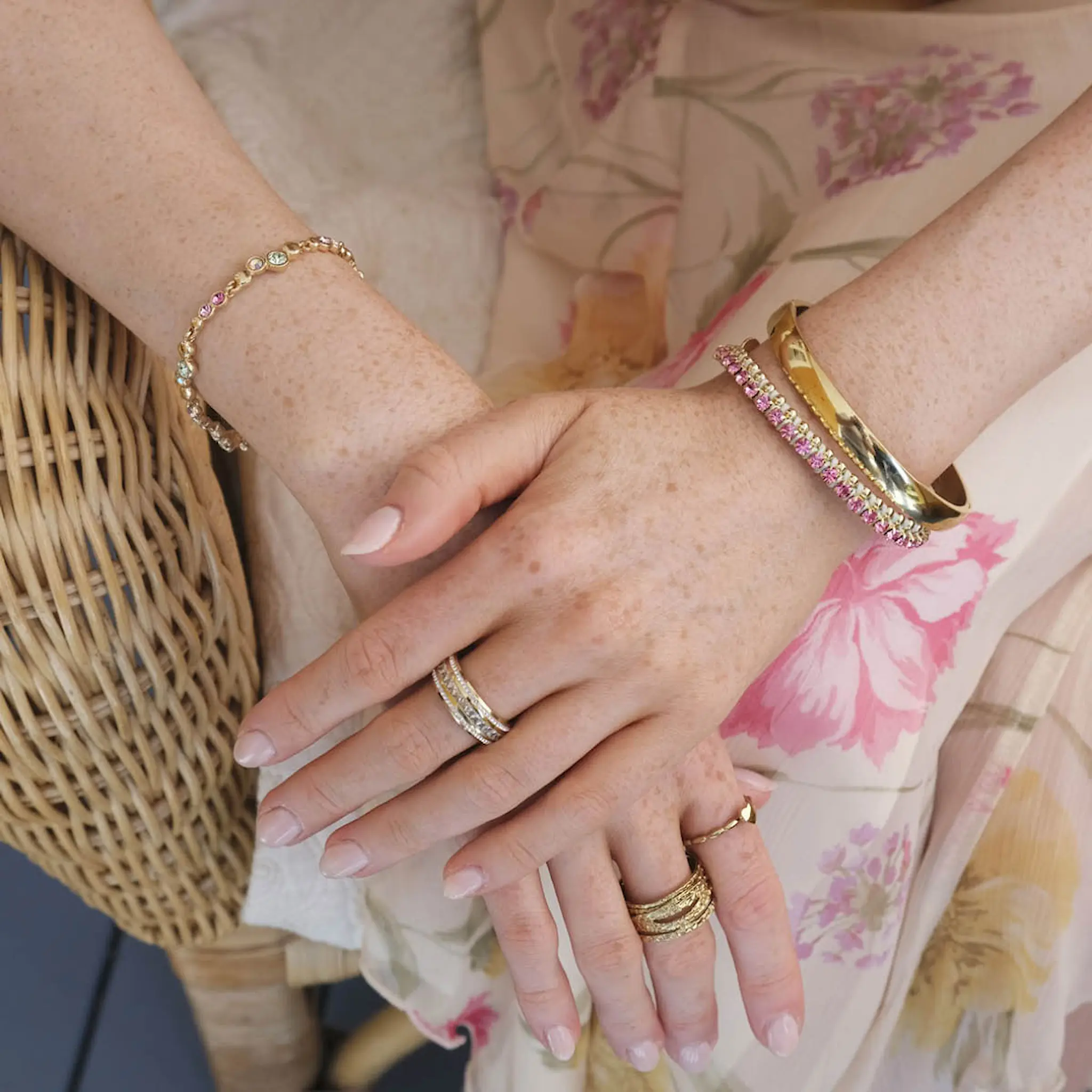 A&C Oslo AS Sweet Droplets armbånd gull/multi