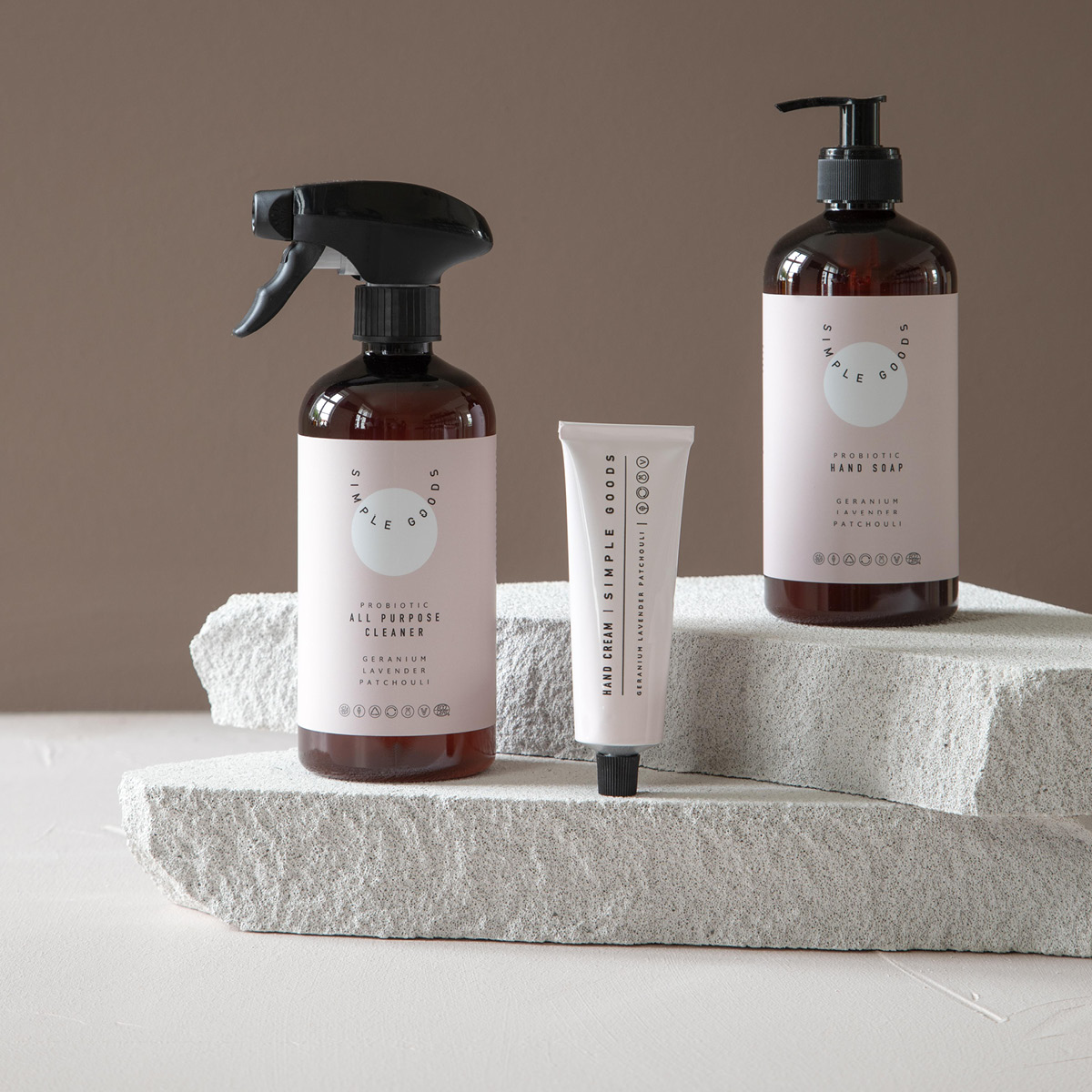 Simple Goods Geranium rengjøringsspray 500 ml lys rosa