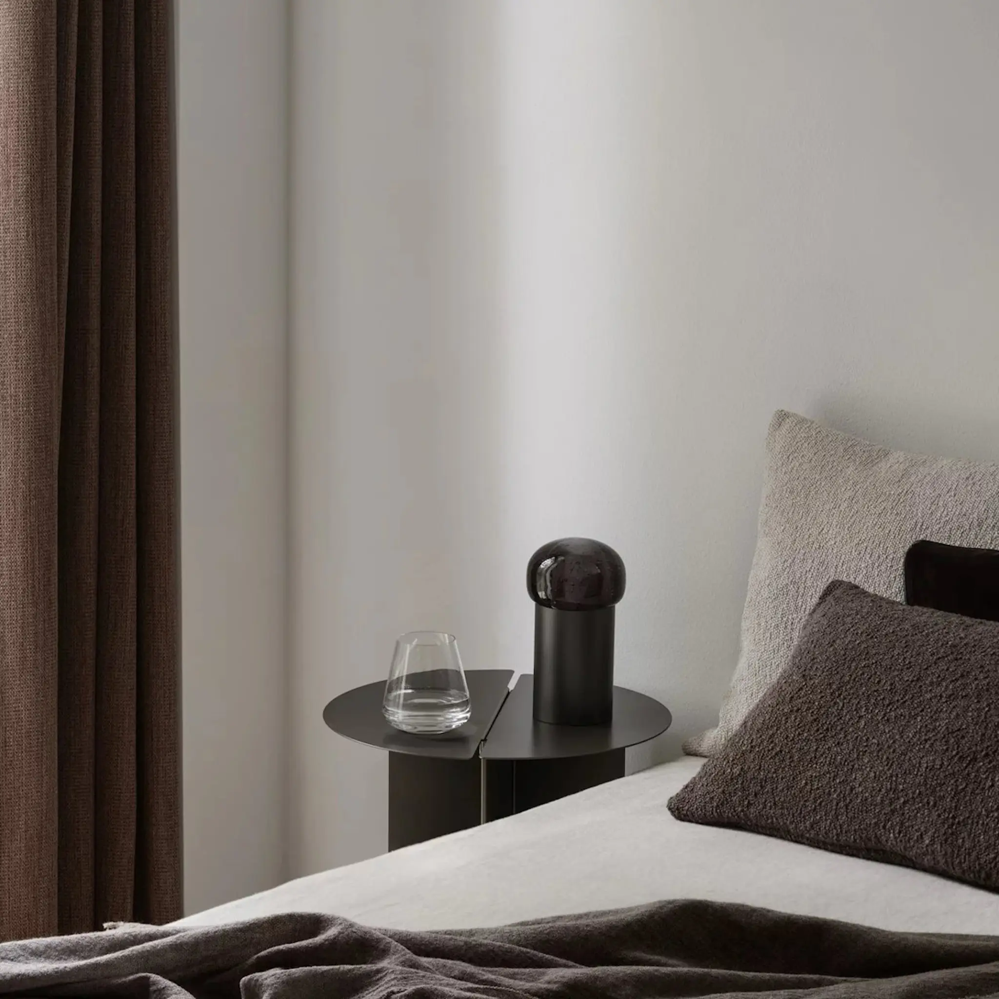 Blomus Iris LED-lampe 18 cm gun metal