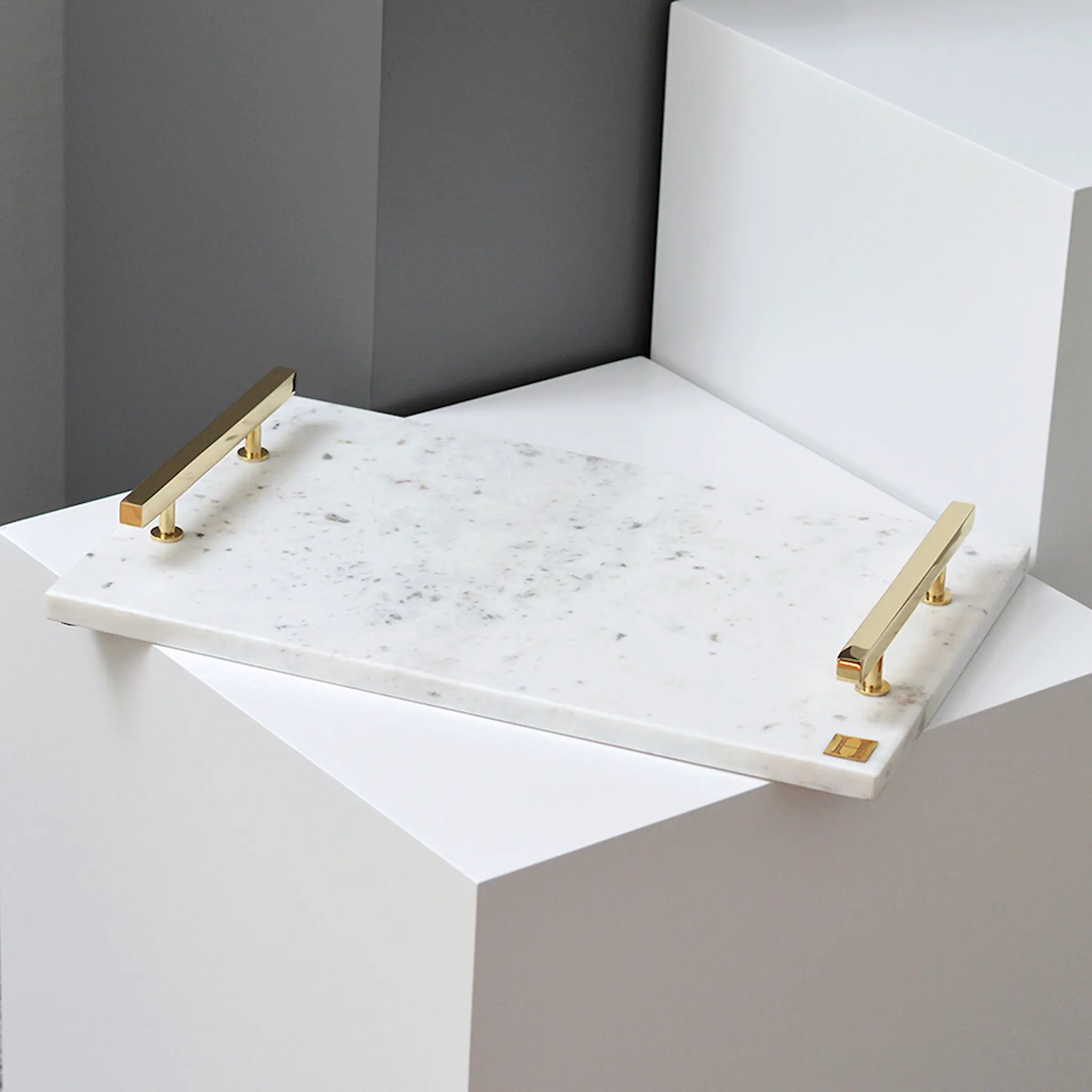 Hilke Marmoritarjotin kahvoilla Messinki