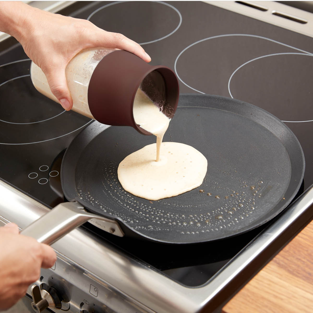 Lékué Shaker för pannkakssmet brun/klar