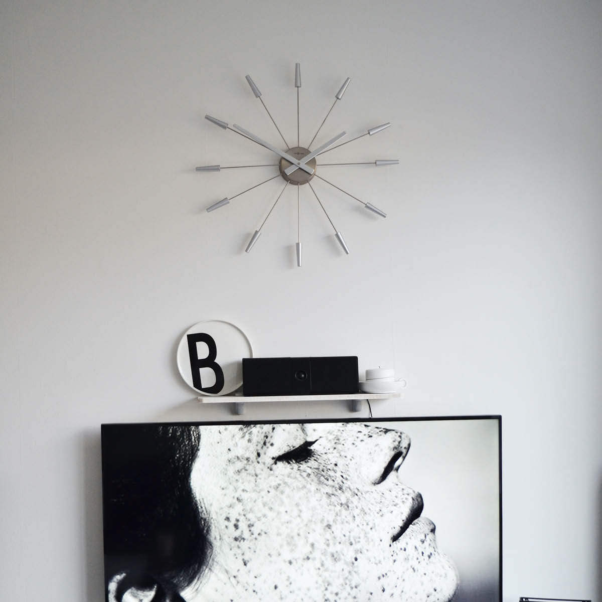 NeXtime Plug Inn Seinäkello 58 cm Hopea