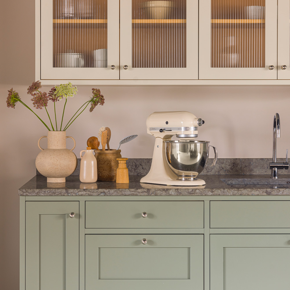 KitchenAid Artisan kjøkkenmaskin 5KSM125EAC 4,8L almond cream