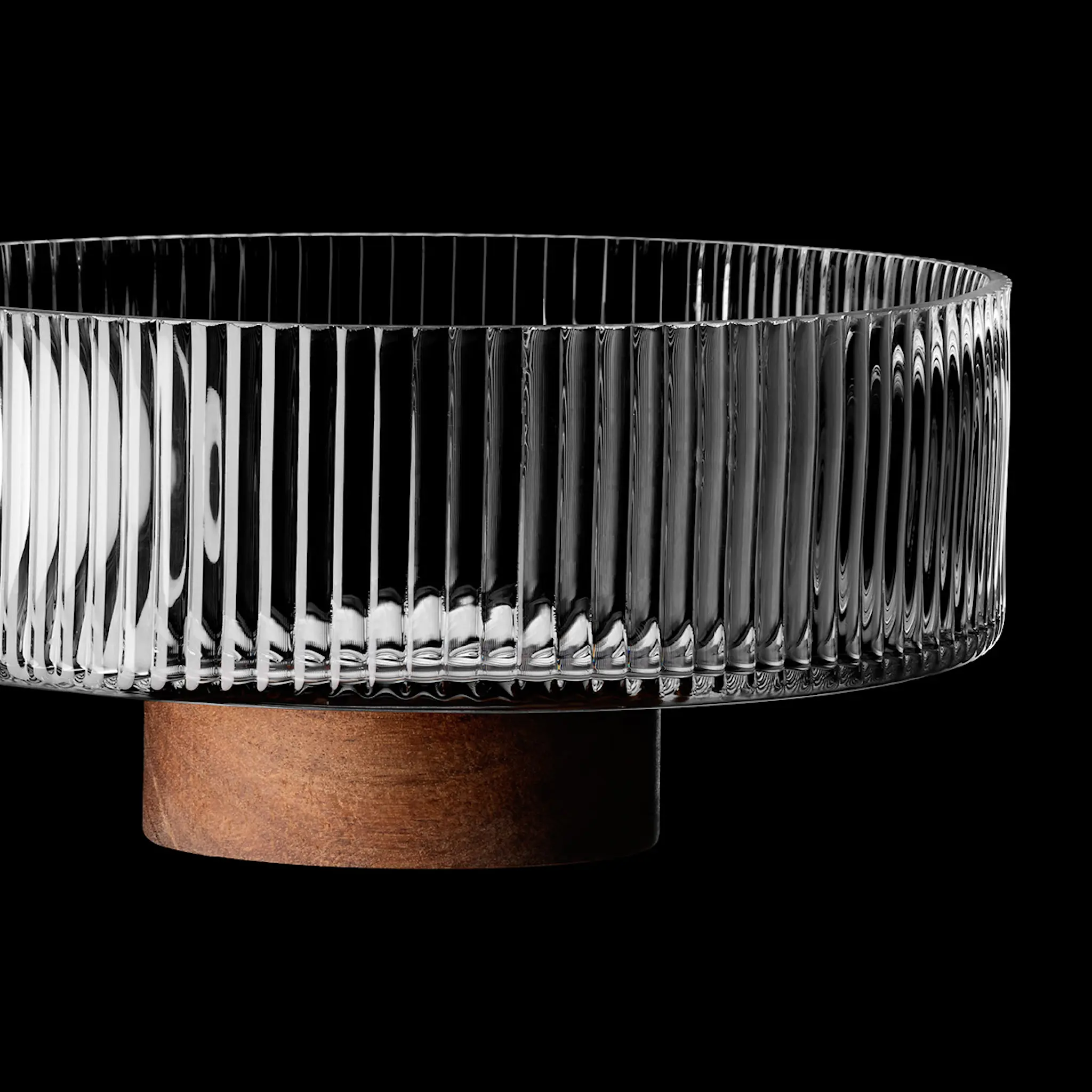 Maku Kitchen Life Räfflad serveringsskål med fot 21 cm 1,8 L klar/trä