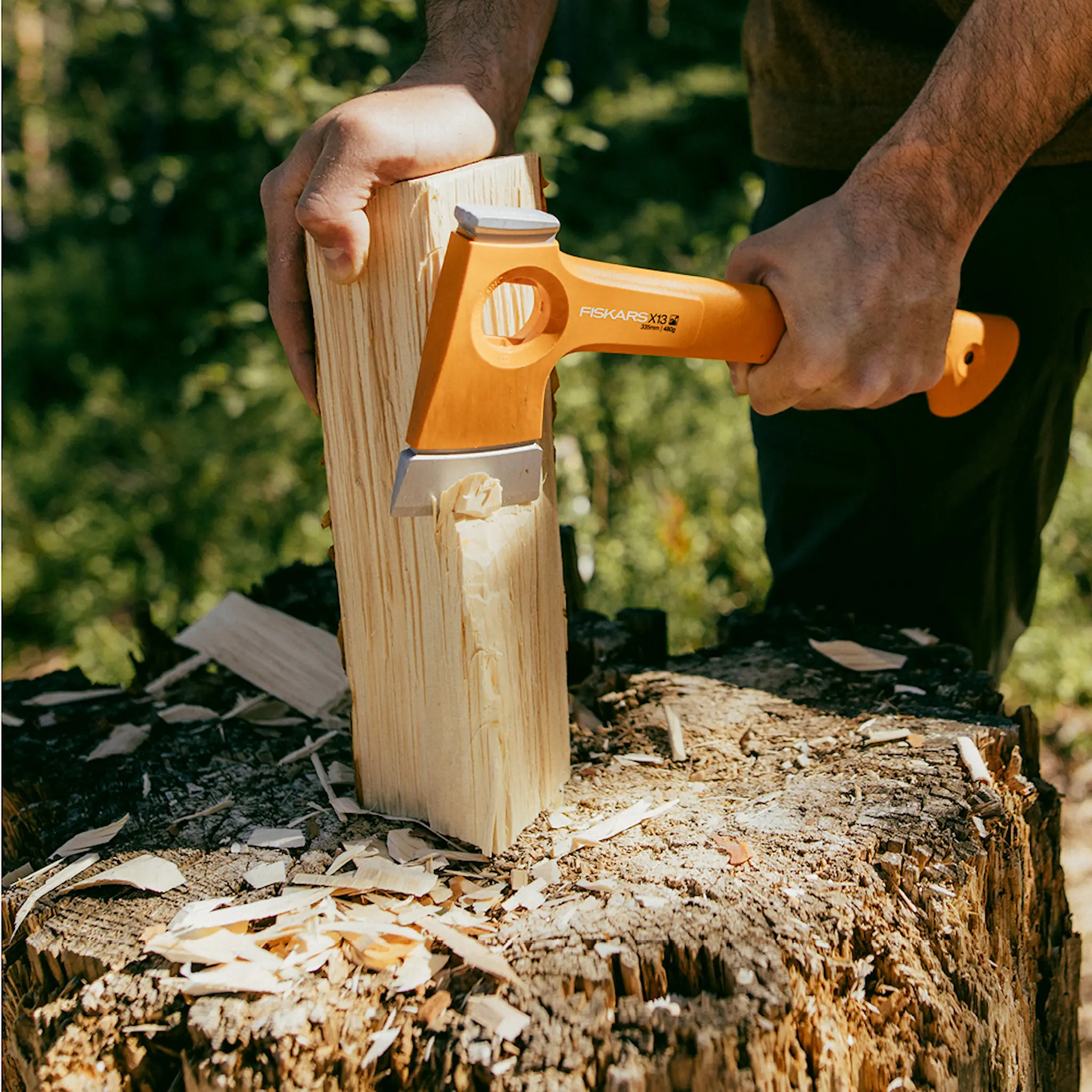 Fiskars X-series™ X13 ultralätt turyxa 33,5 cm orange