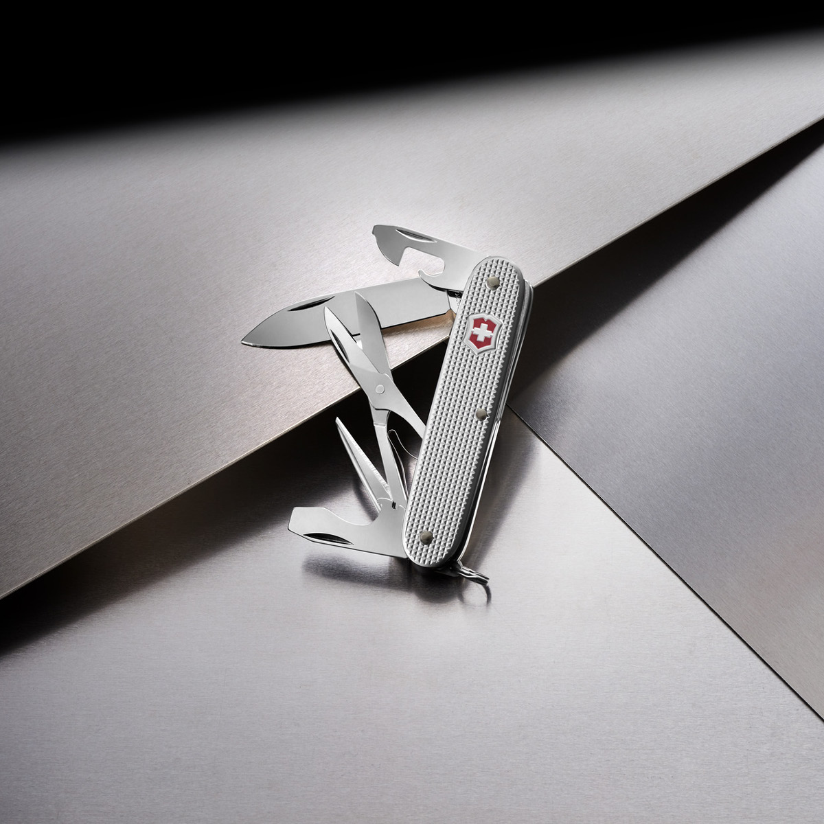 Victorinox Swiss Army Linkkuveitsi 9 toimintaa Hopea