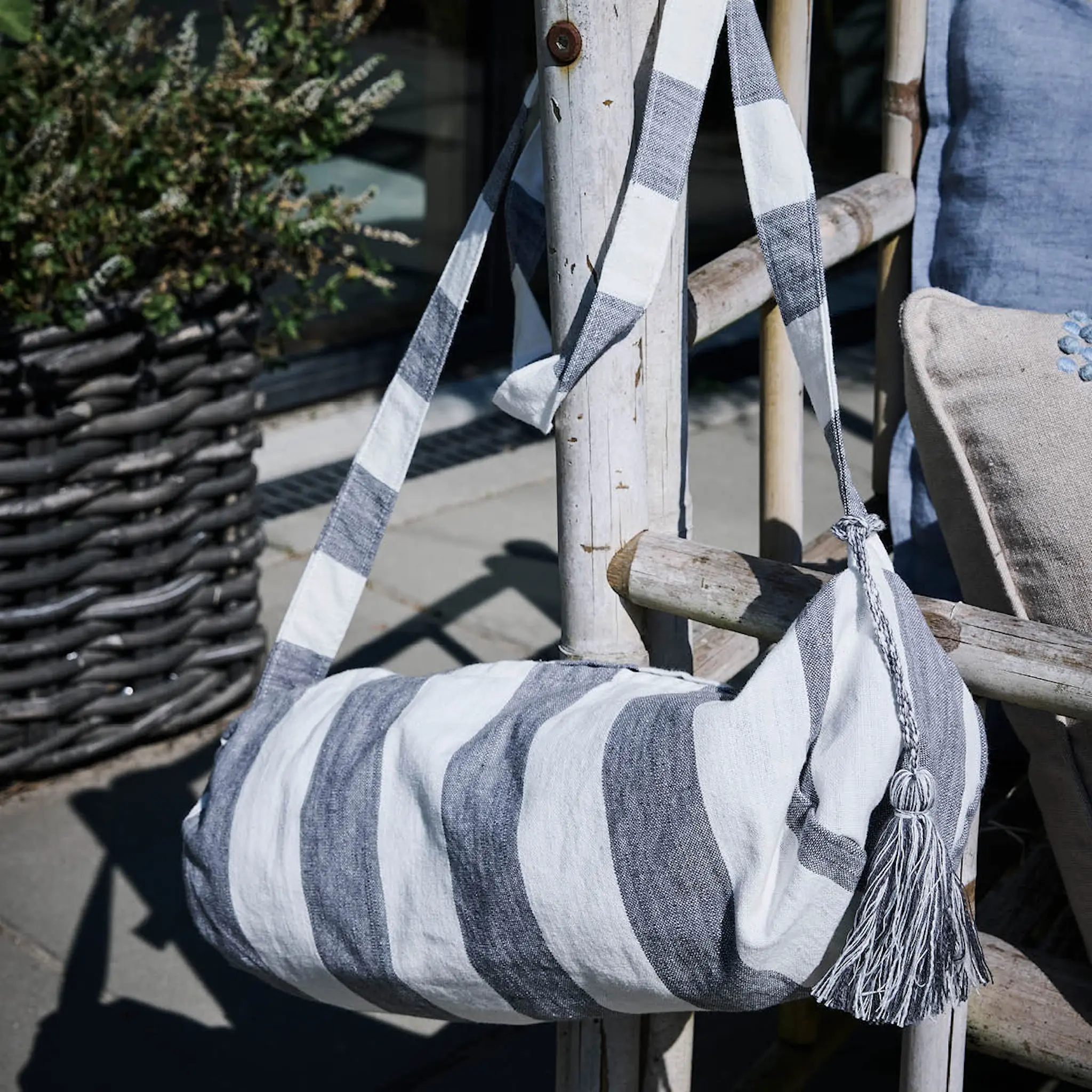 Lene Bjerre Felima strandteppe 140x200 cm hvit/mørk grå