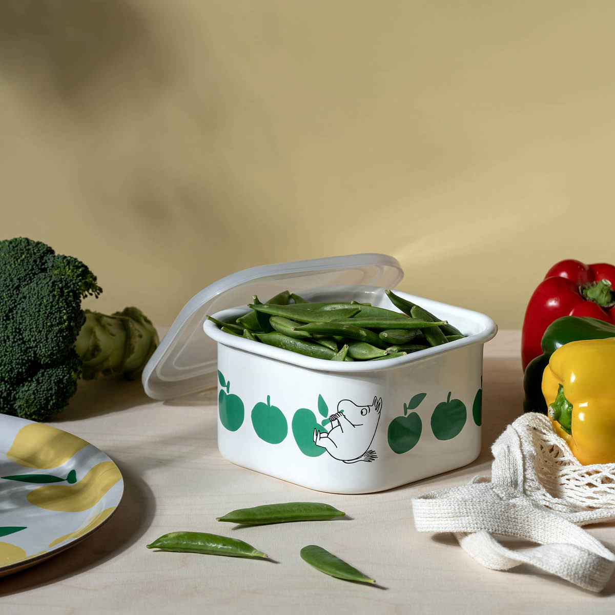 Muurla Mumin emaljburk med lock 1,5 L Glada Äpplen grön