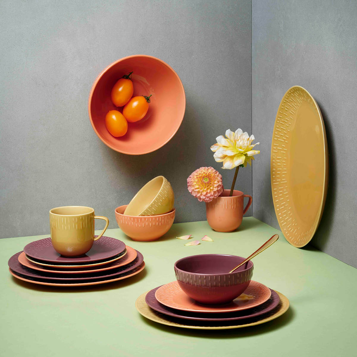 Aida - Life in colour Confetti Lautanen 27 cm Bordeaux