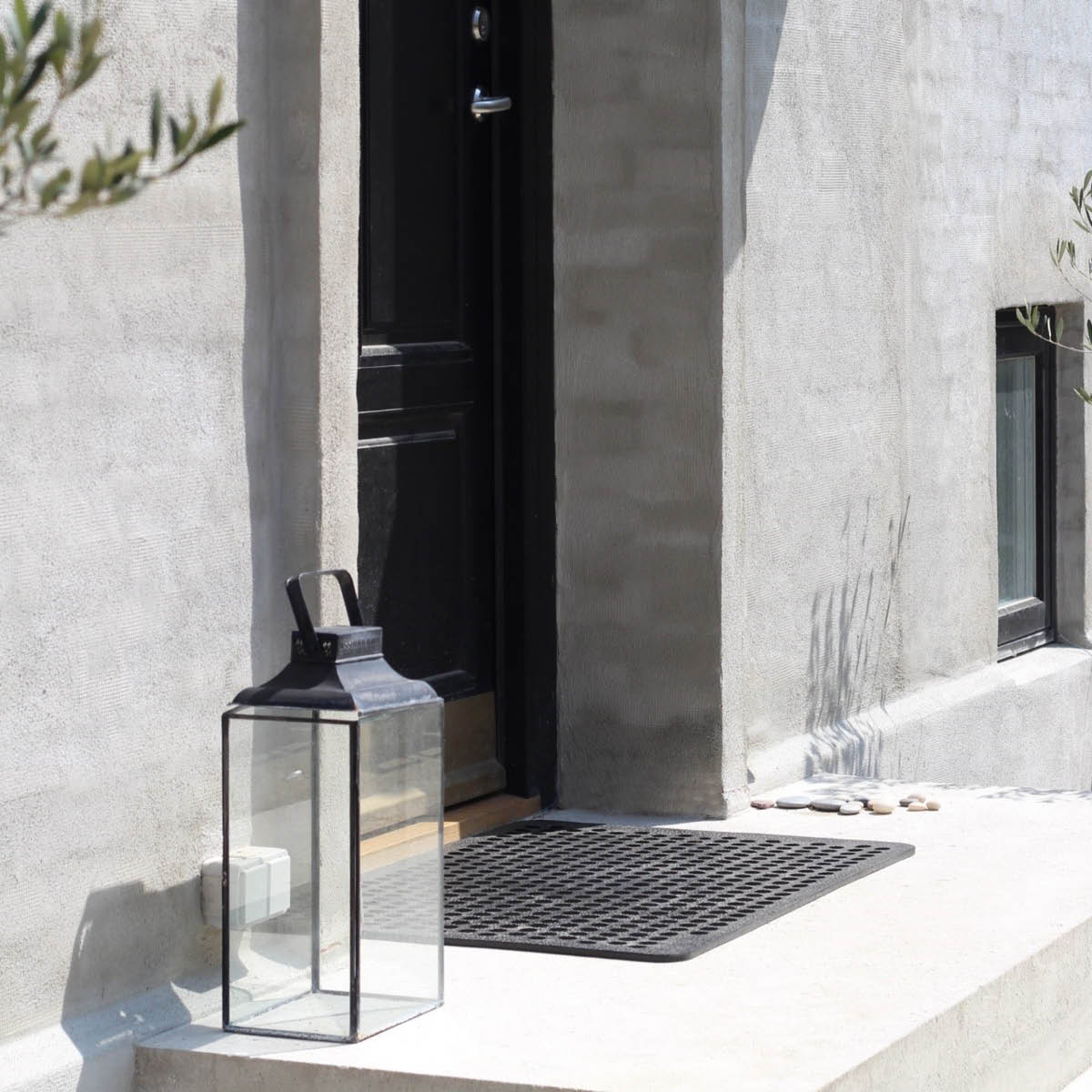 Tica Copenhagen Dot dørmatte gummi 90x60 cm svart