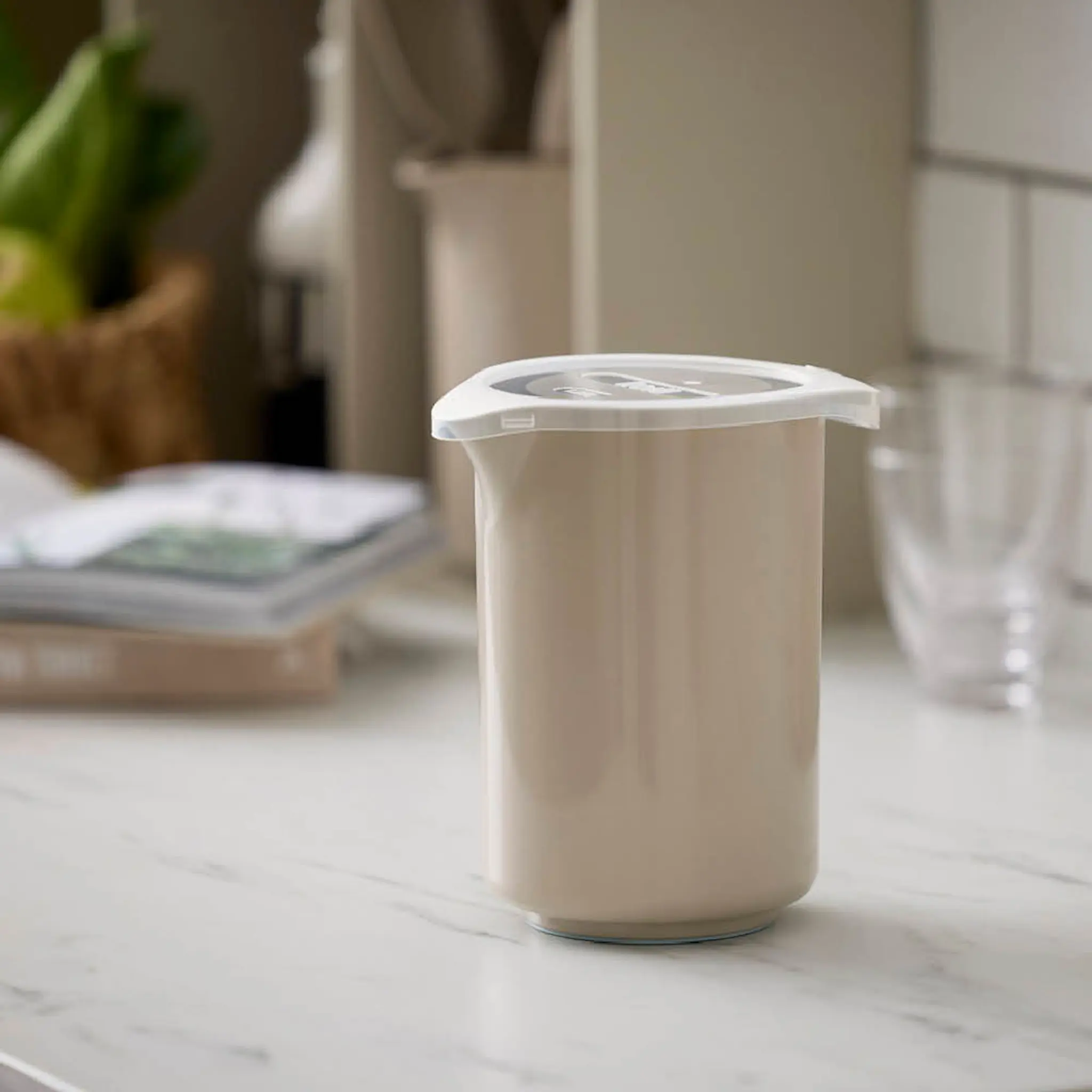 Rosti Classic miksekanne med lokk 1,25L Humus