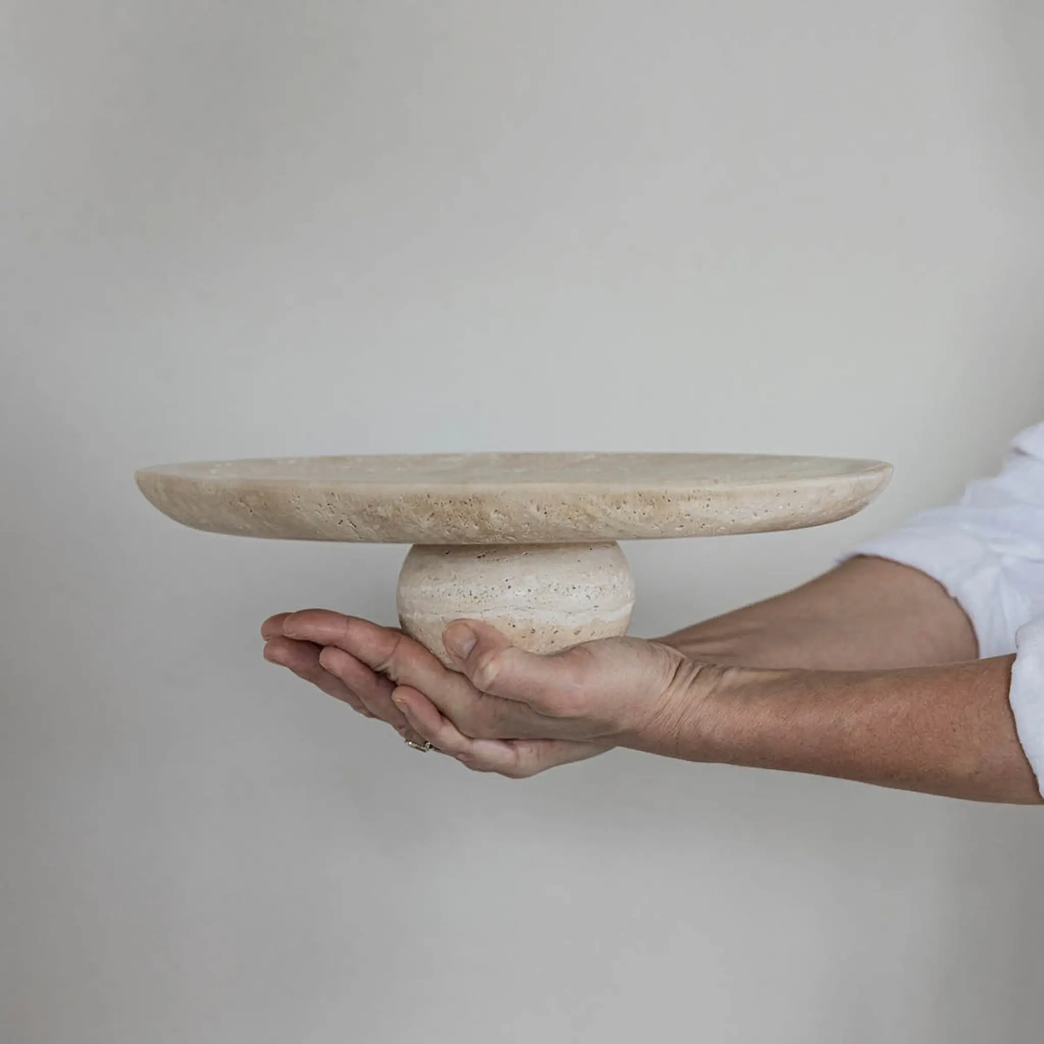 Mette Ditmer Travertine Koristetarjotin 32 cm Linen