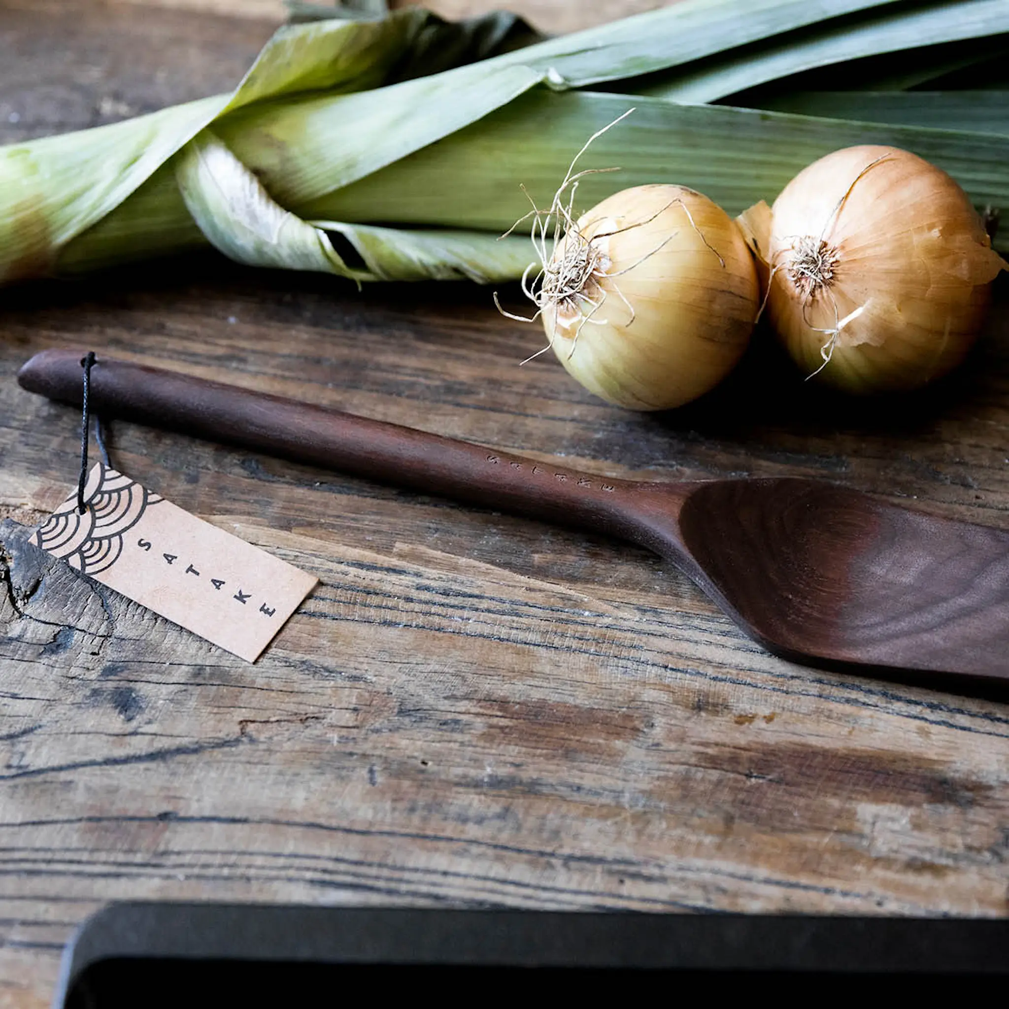 Satake Stekespade 33 cm valnøtt