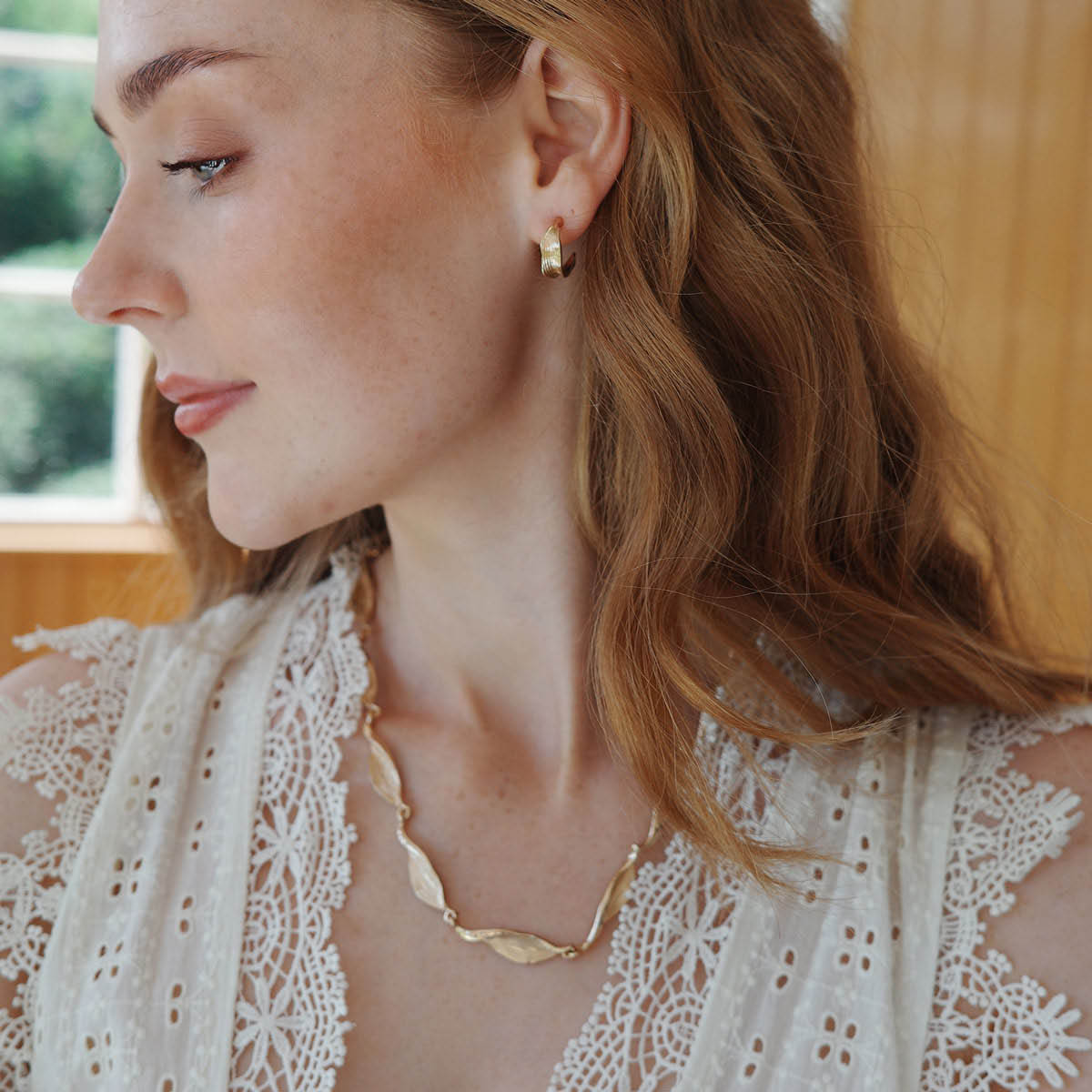 A&C Oslo AS Vintage Leaves Korvakorut 14 mm Kulta