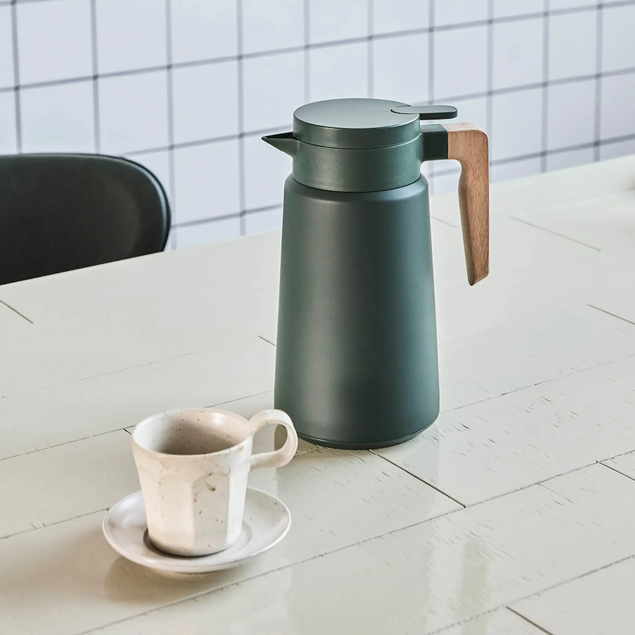 House Doctor Cole Termoskannu 1,8 L Tummanvihreä/Pyökki