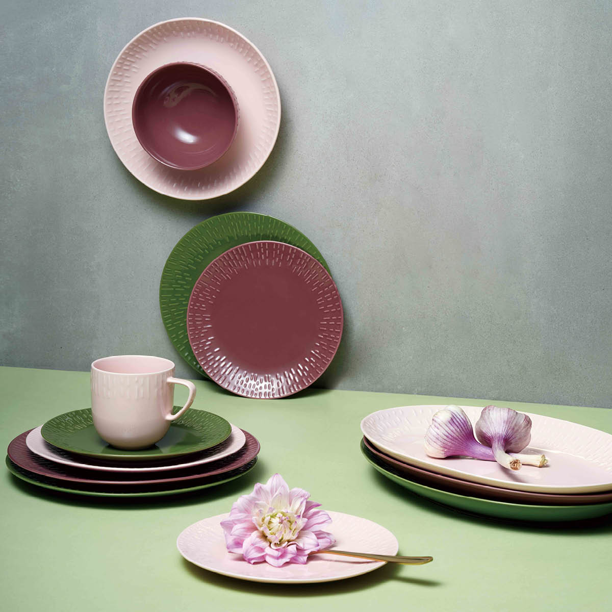 Aida - Life in colour Confetti Lautanen 27 cm Bordeaux