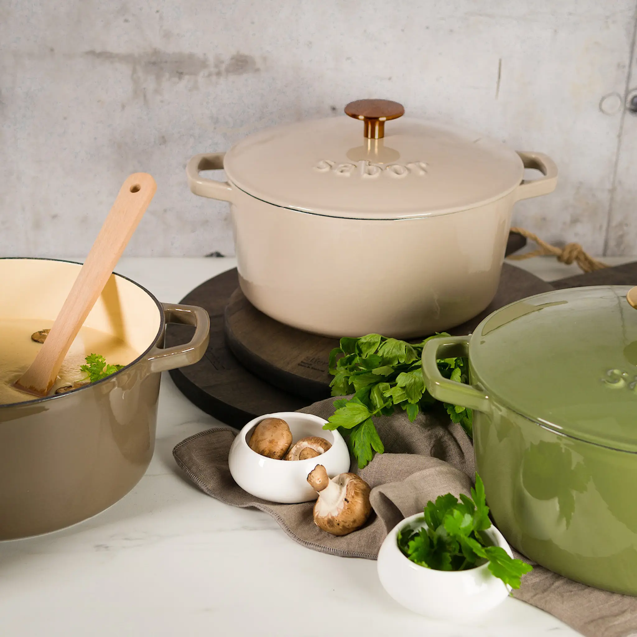 Sabor Gjutjärnsgryta 24 cm 4,4 L varmgrå