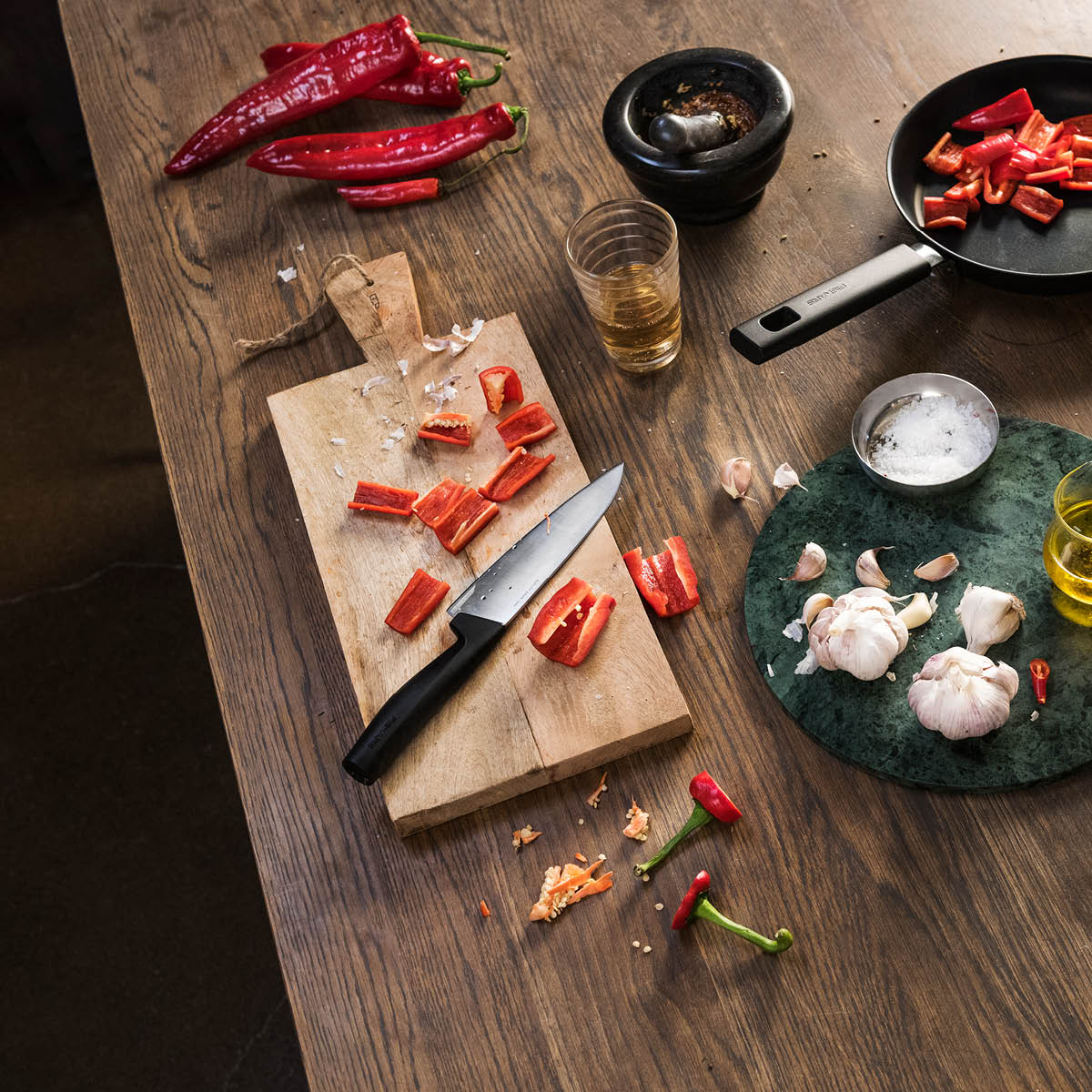 Fiskars Hard Edge Kokkiveitsi 17 cm