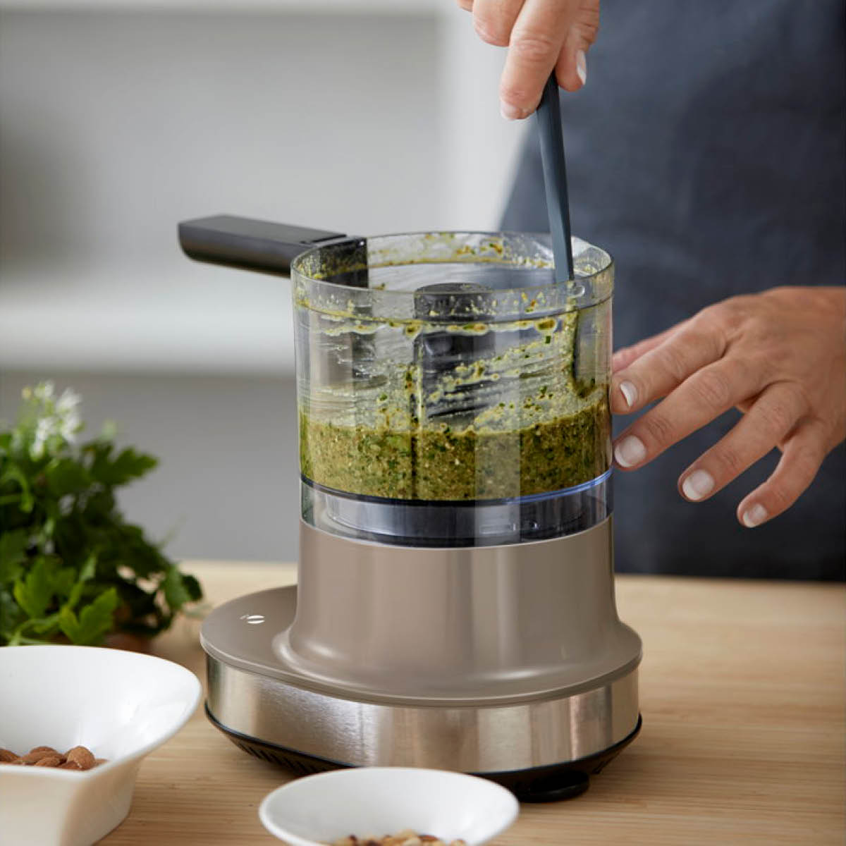 Blomsterberg Multihakker 300W 0,6 L latte