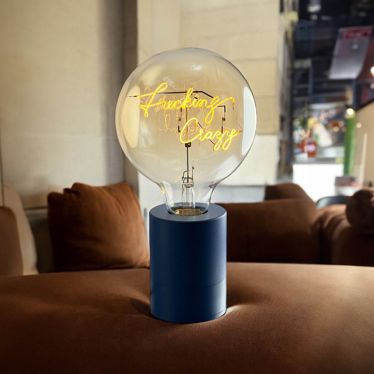 Elements Lighting MITB glödlampa LED 17 cm Fucking Crazy bärnsten