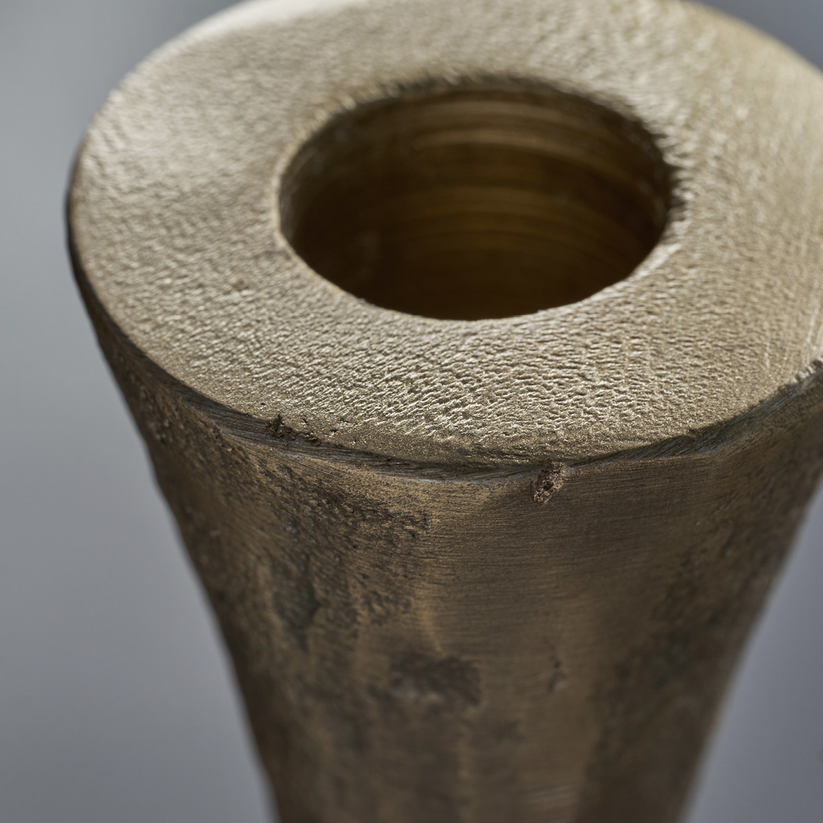 House Doctor Stada lysestake antikk 42,5 cm messing