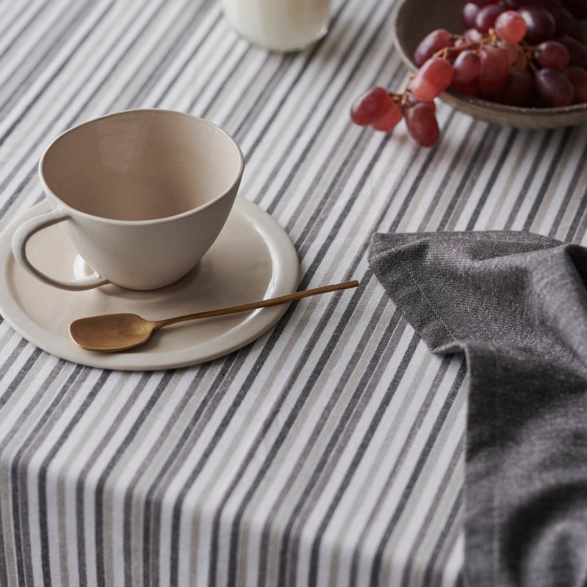 By Mogensen Duk 140x240 cm small stripes hvit