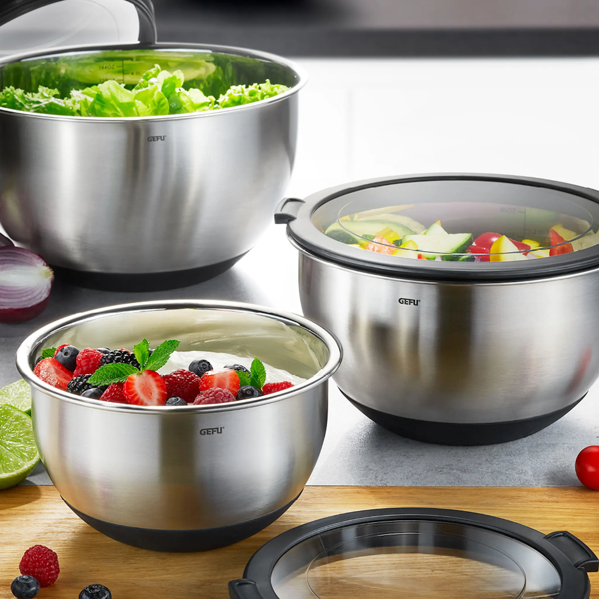 Gefu Muovo bunke med lock 4,5 L/24 cm rostfri