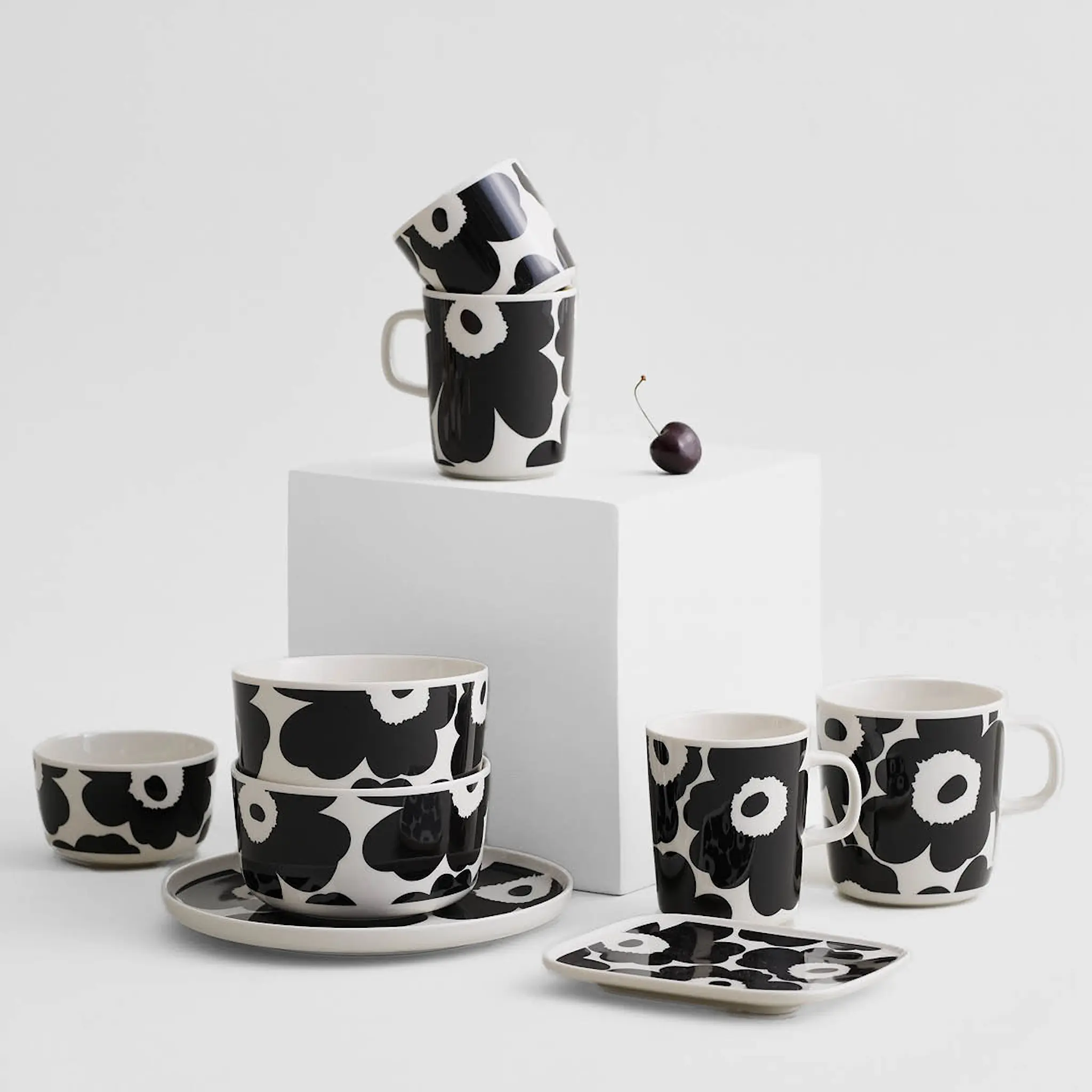 Marimekko Unikko Tallrik 20 cm Svart/Vit