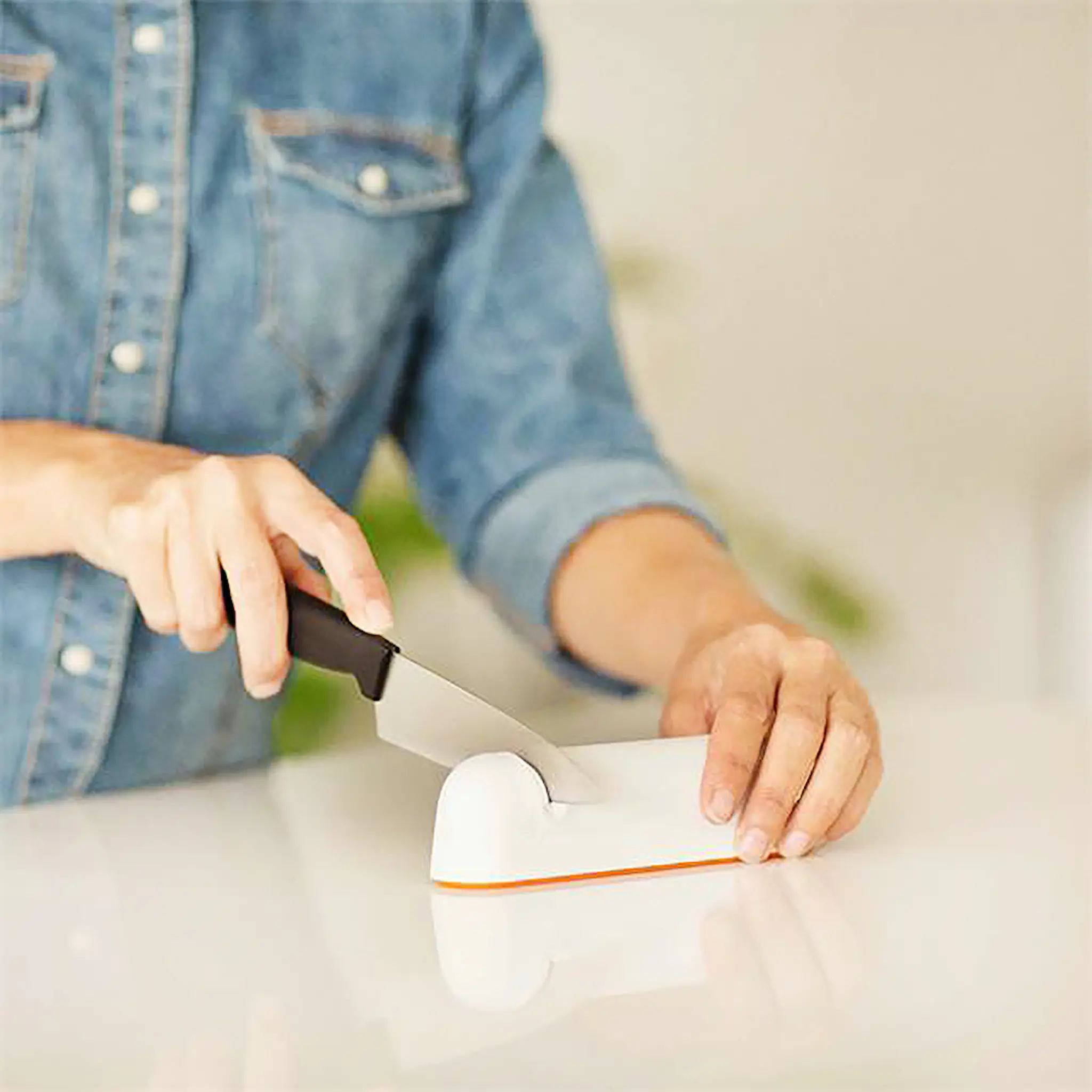 Fiskars Functional Form Knivslip Roll Sharp 8 cm Vit
