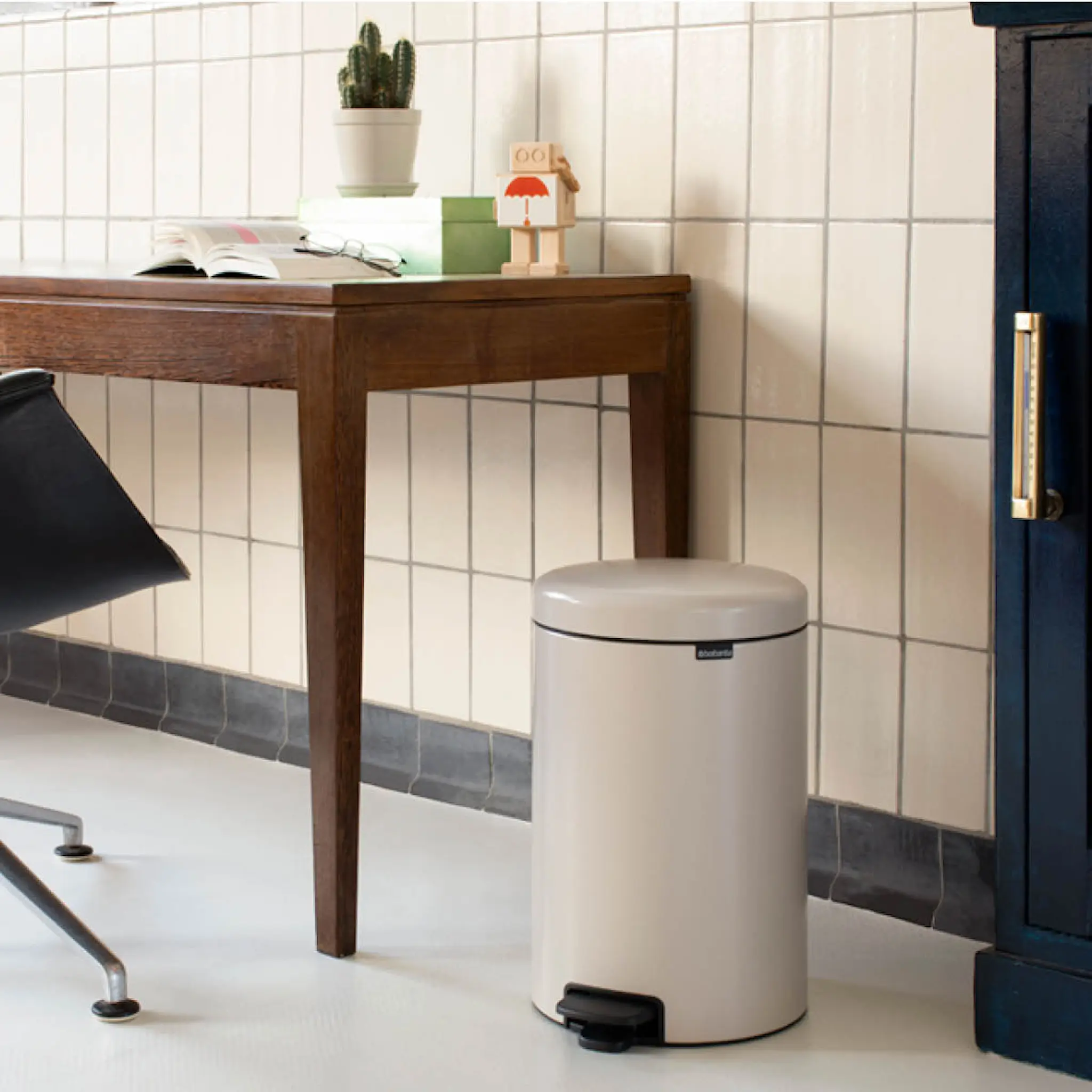 Brabantia NewIcon pedalhink 20 L soft beige