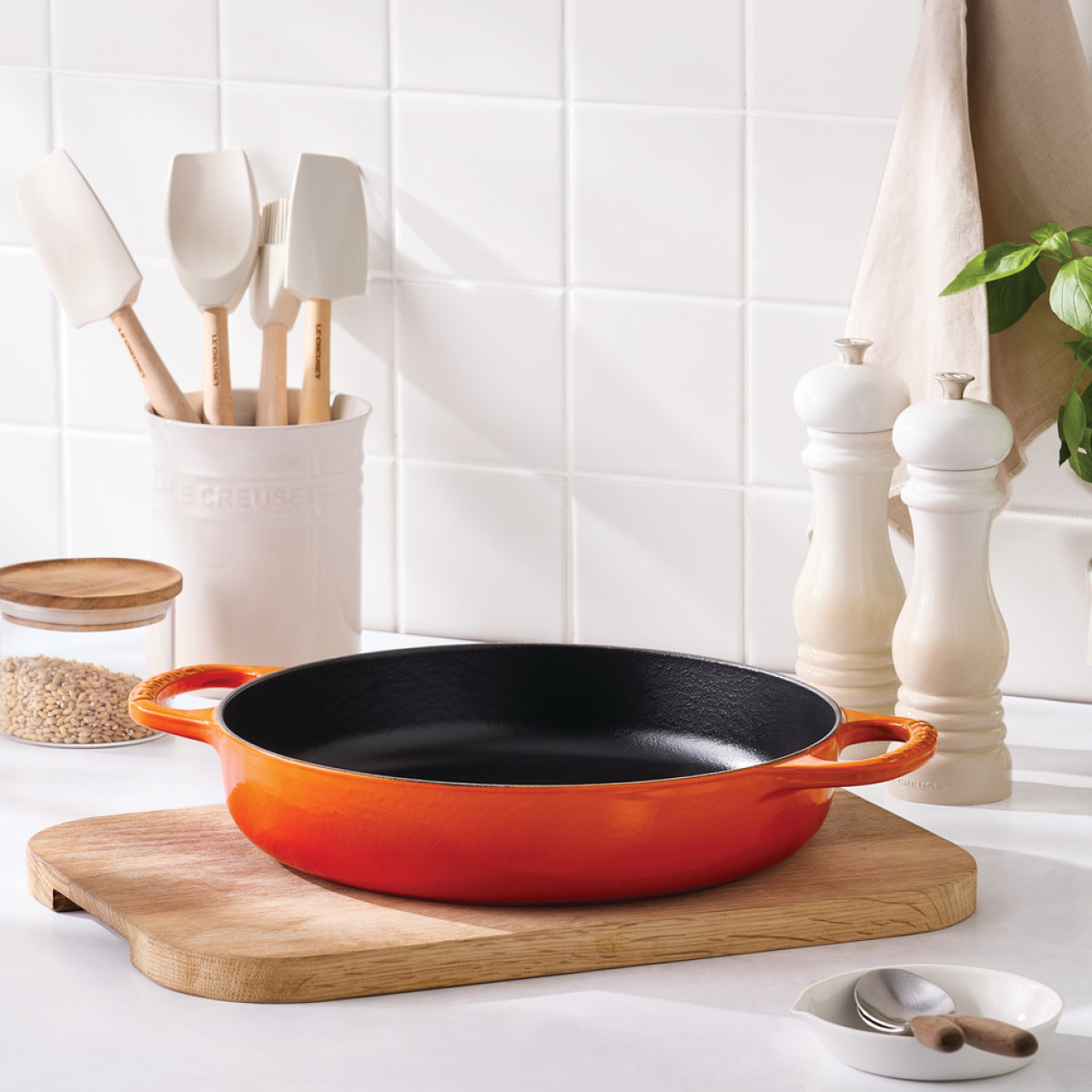 Le Creuset Signature Valurautapata matala 3,2 L 28 cm Flame