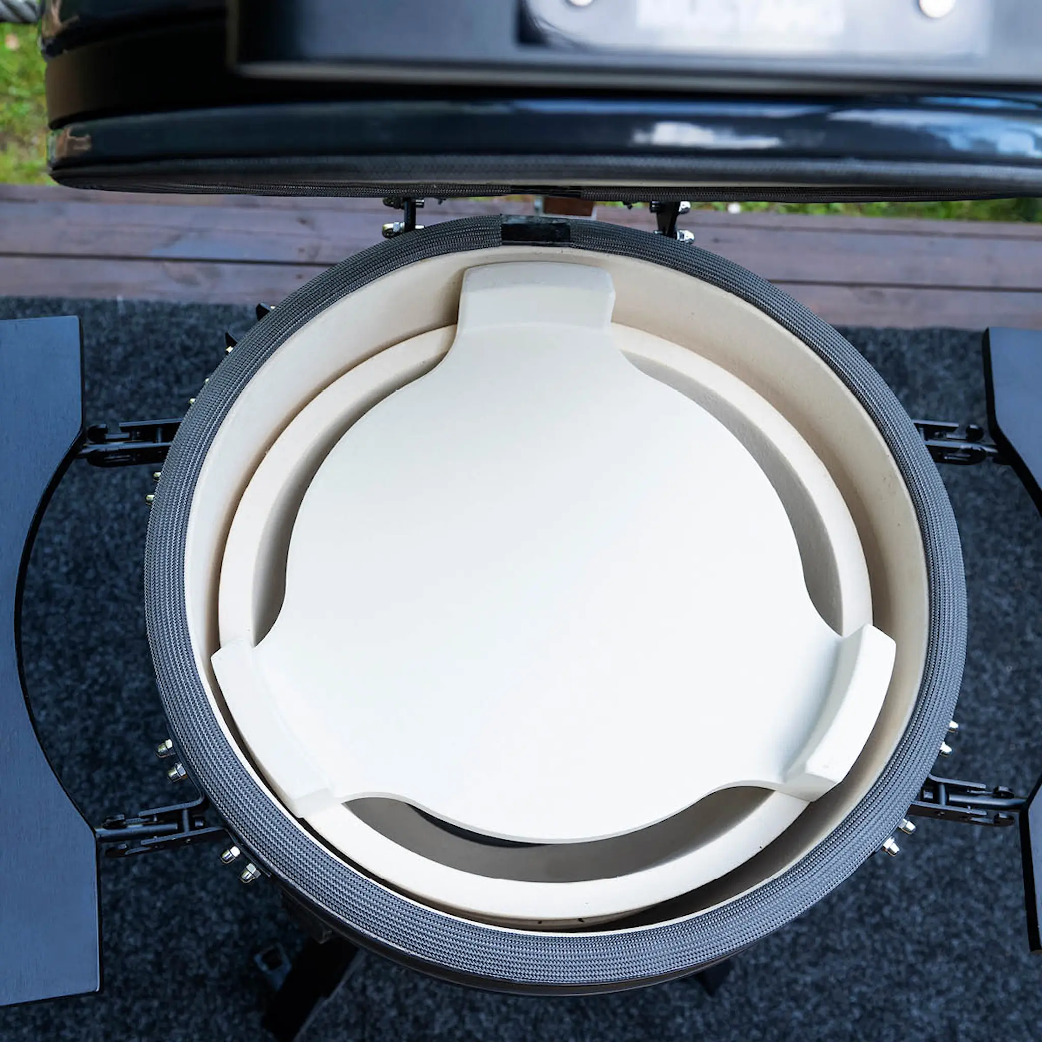Mustang Deflektor till Kamado L