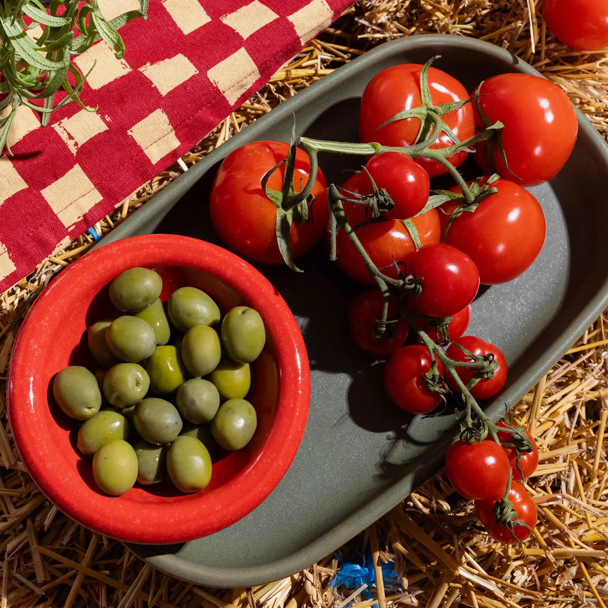 ByOn Porto serveringsfat 30x18 cm grön