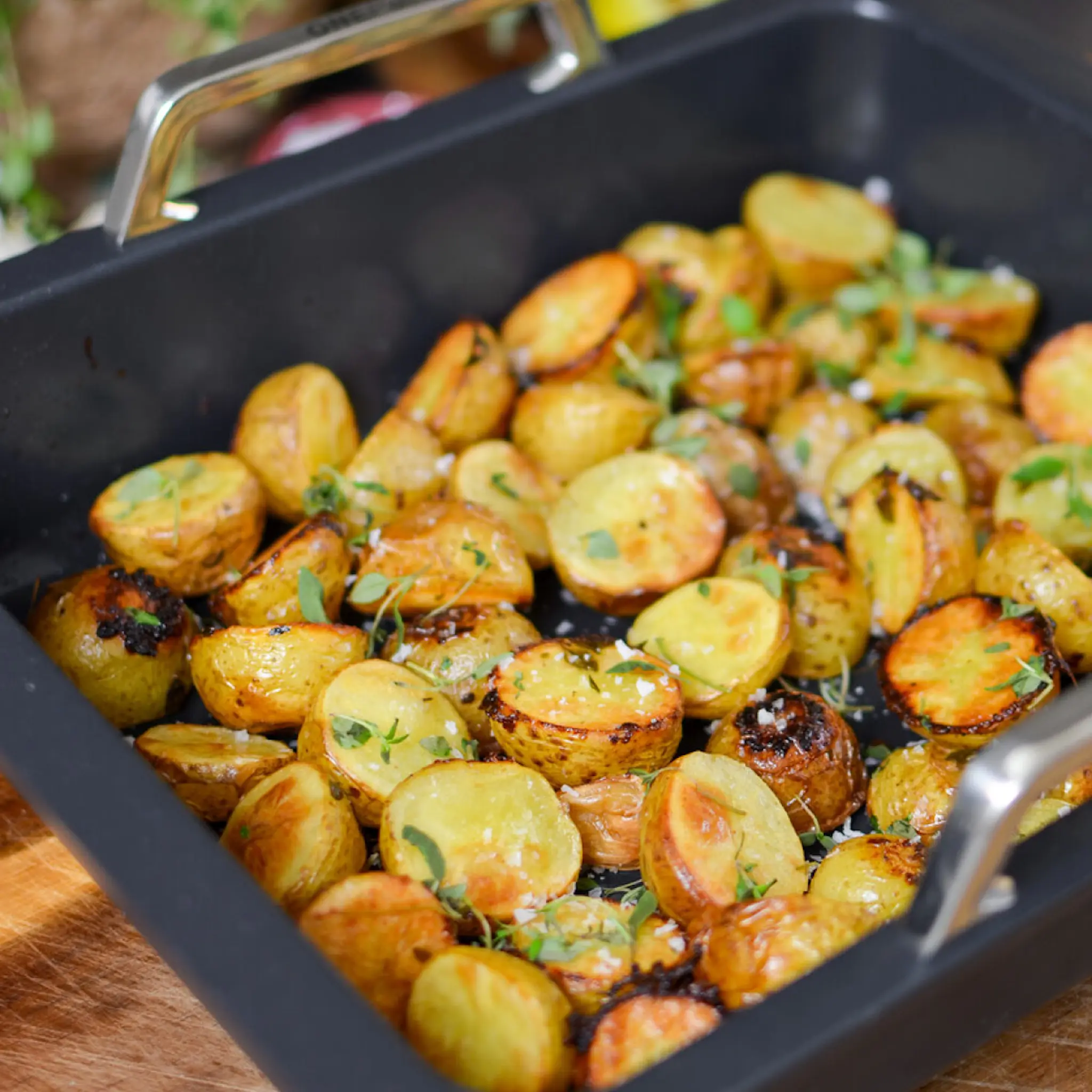 OnePan OneServe ugnsform medium 26x32 cm mörkgrå