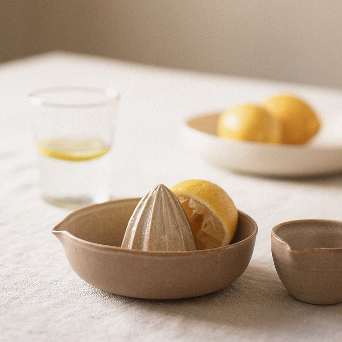 Tell Me More Palermo citruspress stengods 14 cm sand