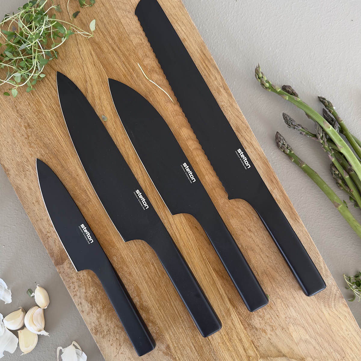 Stelton Pure Black knivset 4 delar svart