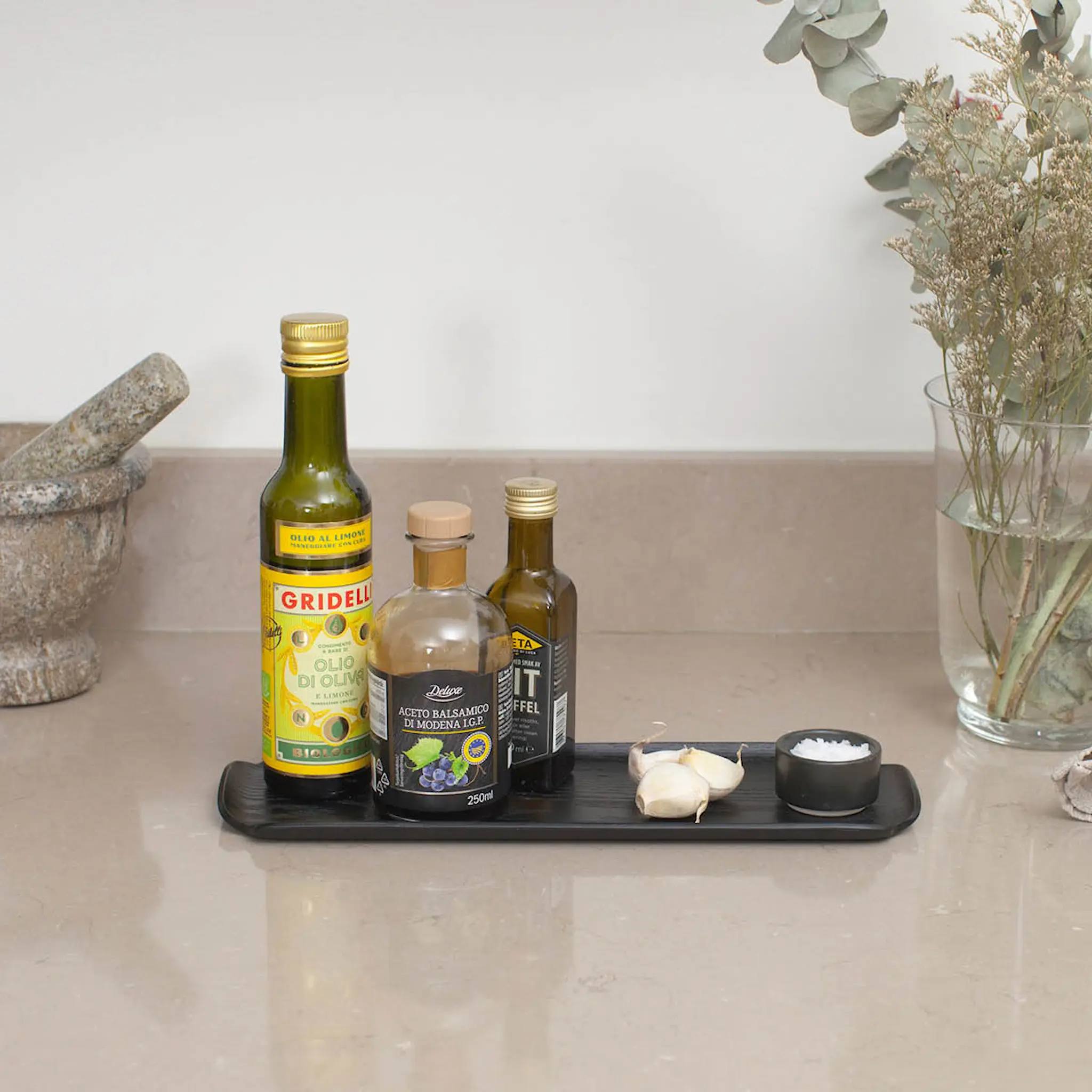 Bosign Leaf trebrett vann- og oljeavvisende 33x11,5 cm svart hover