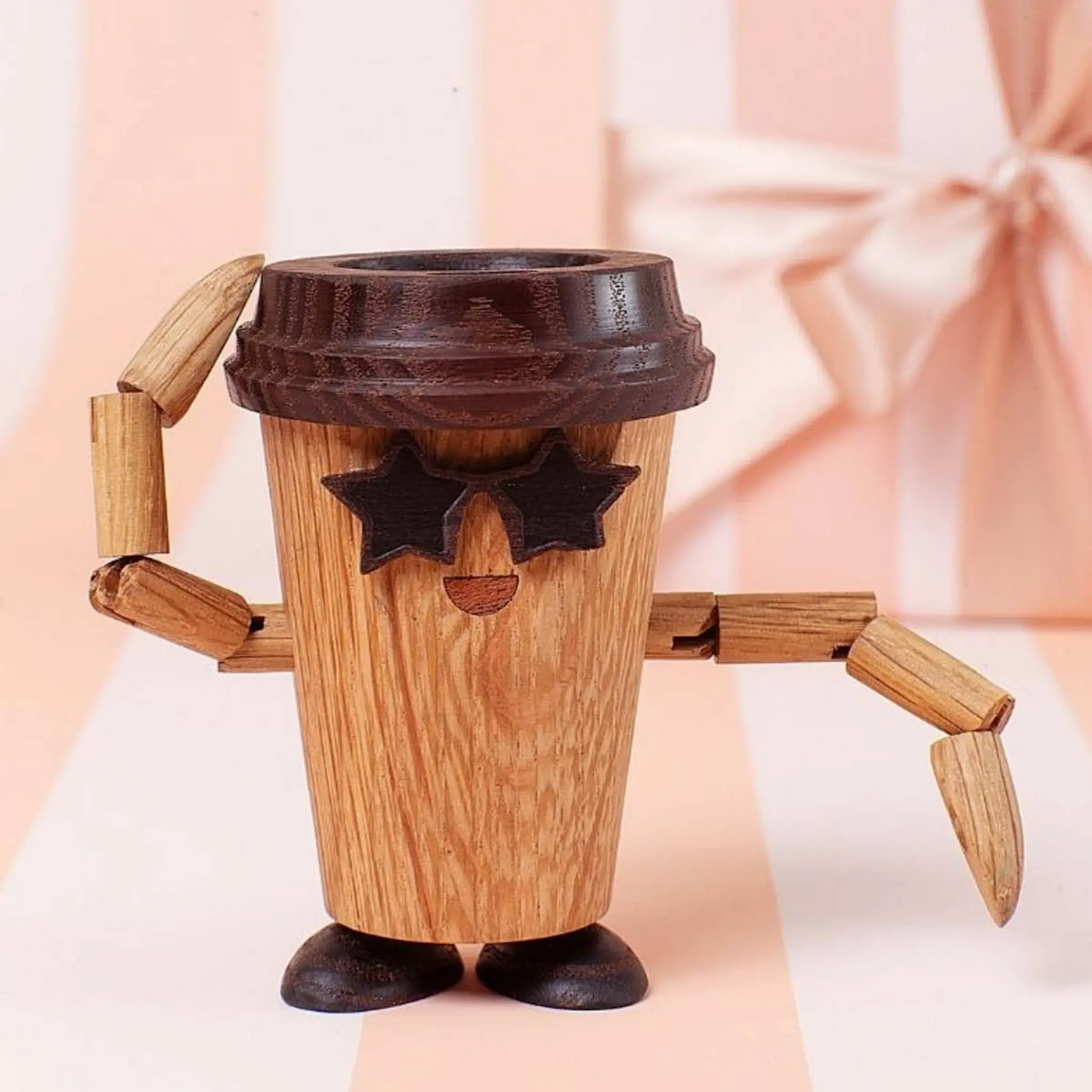 Spring Copenhagen Woodies Esther Espresso To Go Coffee träddekoration 8,5 cm ek