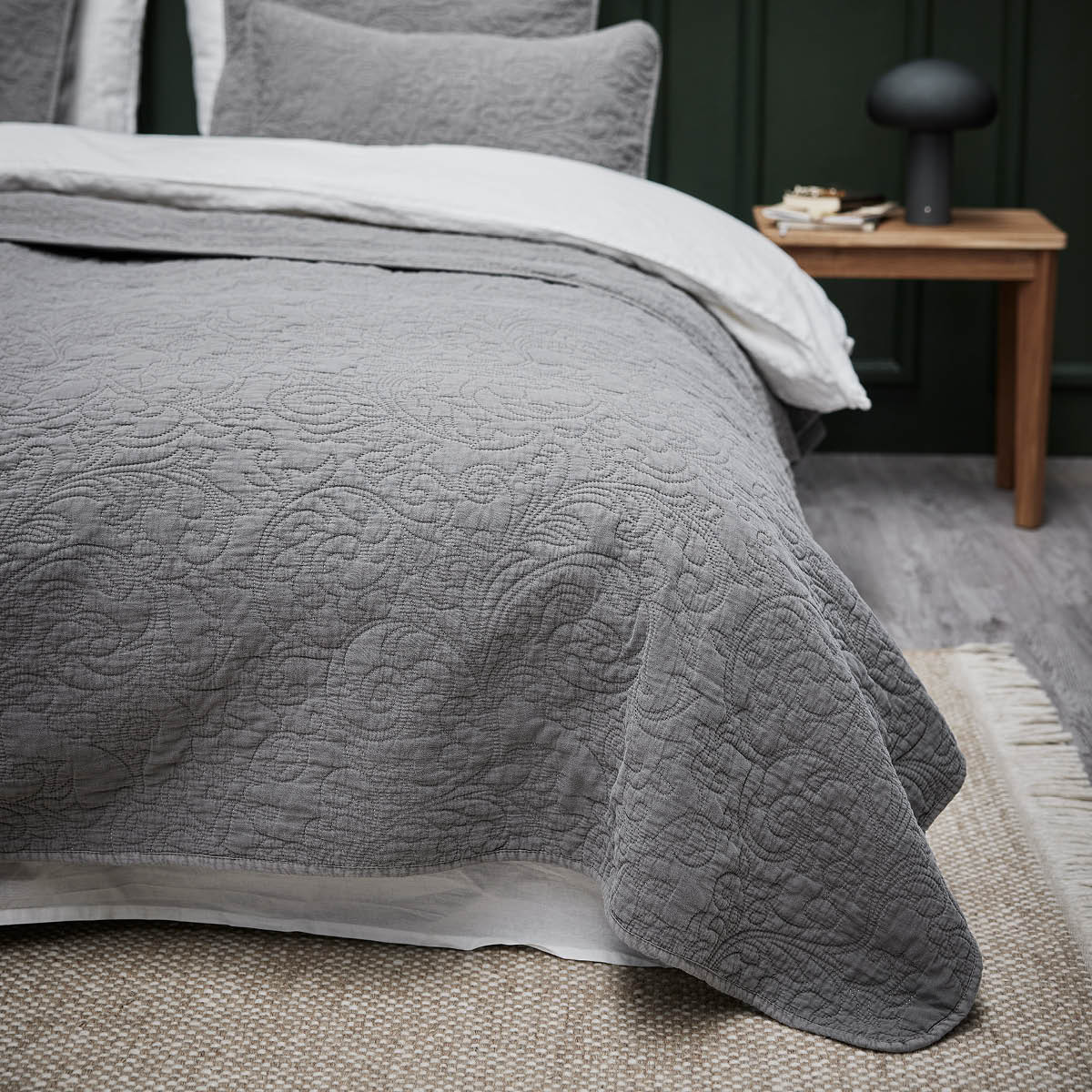 Lene Bjerre Isabelle sengeteppe 260x240 cm mørk grå