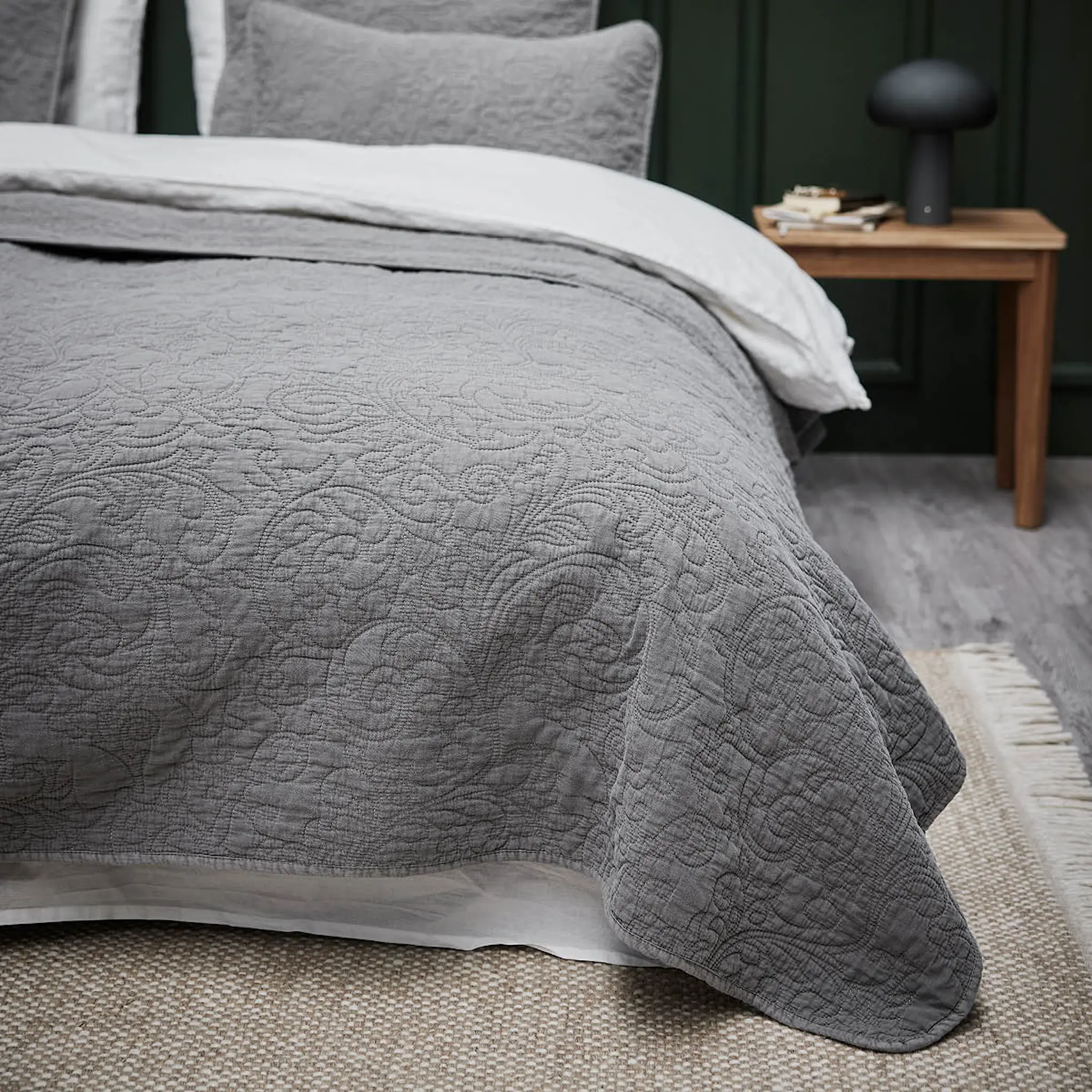 Lene Bjerre Isabelle sengeteppe 260x240 cm mørk grå