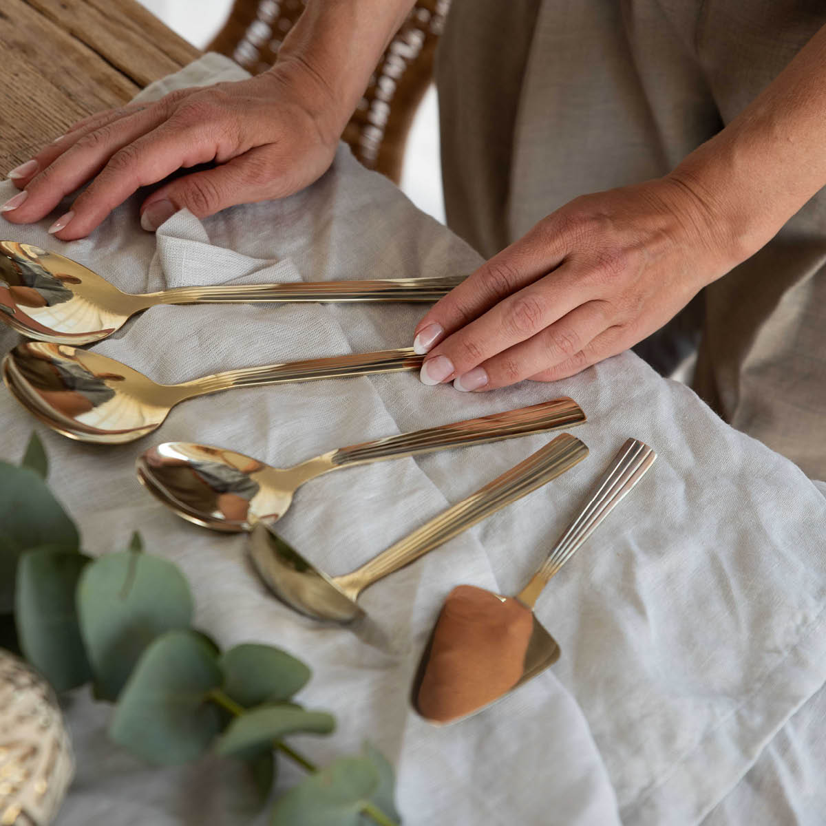 Aida RAW Serveringsset 5 delar Champagne