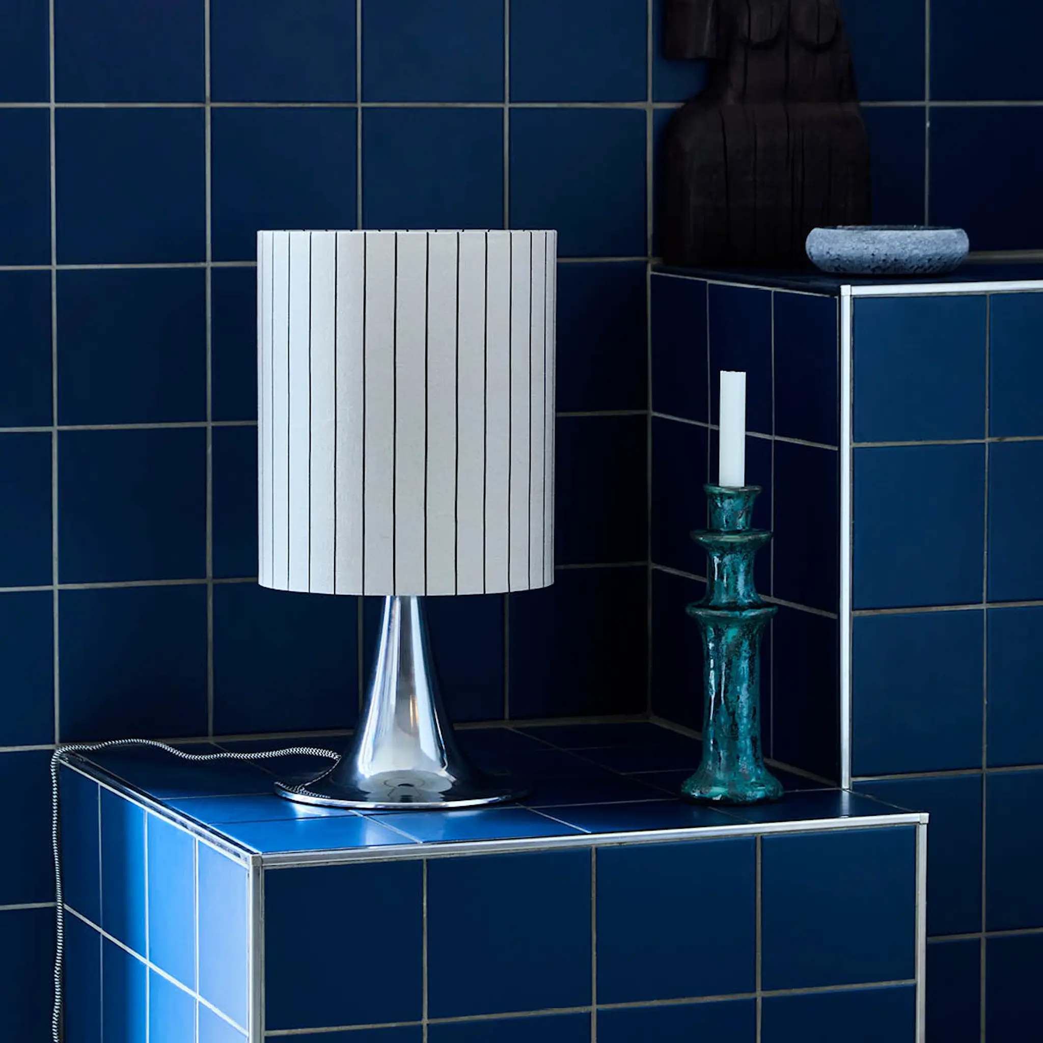 House Doctor Pöytälamppu Tulip 50x26 cm hopea