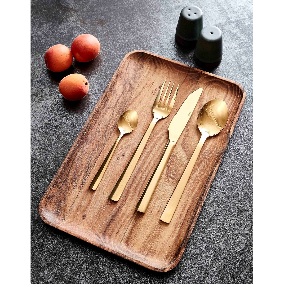 Aida RAW Teak tallerken 31,7x20,2 cm