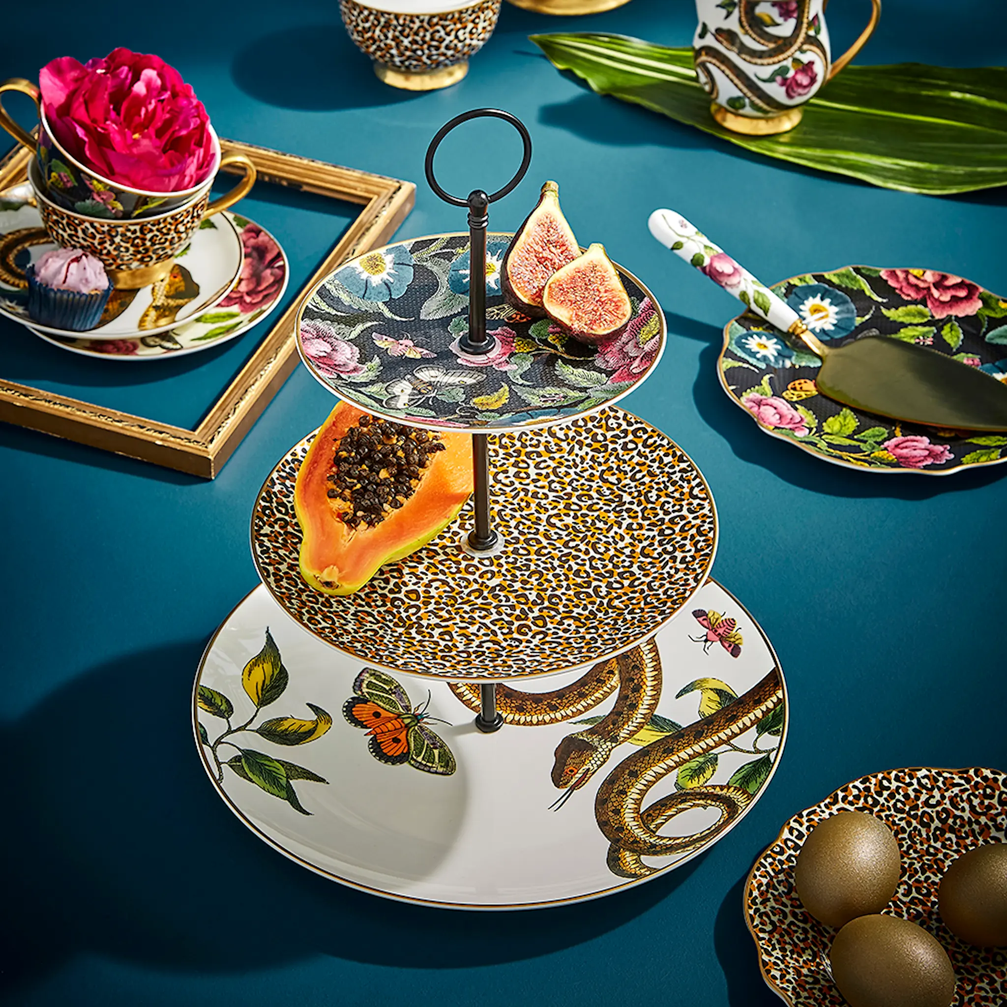 Spode Creatures of Curiosity kakefat 3 etasjer hover