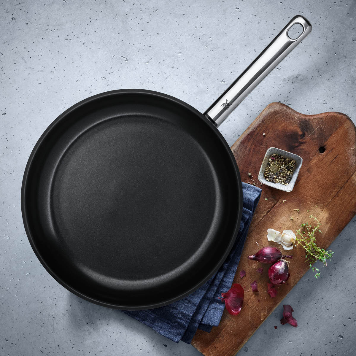 WMF PermaDur Advance stekpanna 24 cm