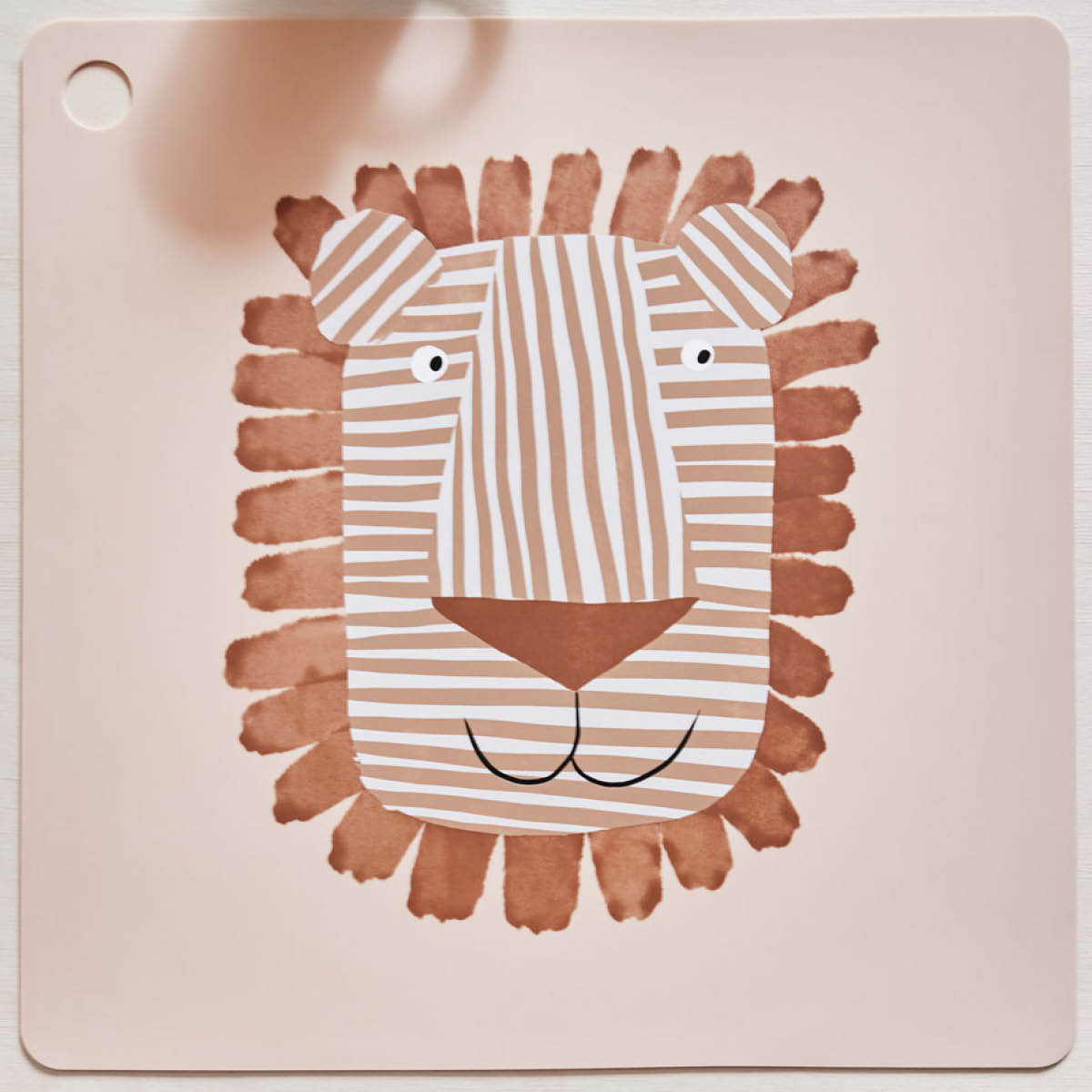 OYOY Lobo Lejon bordsunderlägg 38 cm Caramel