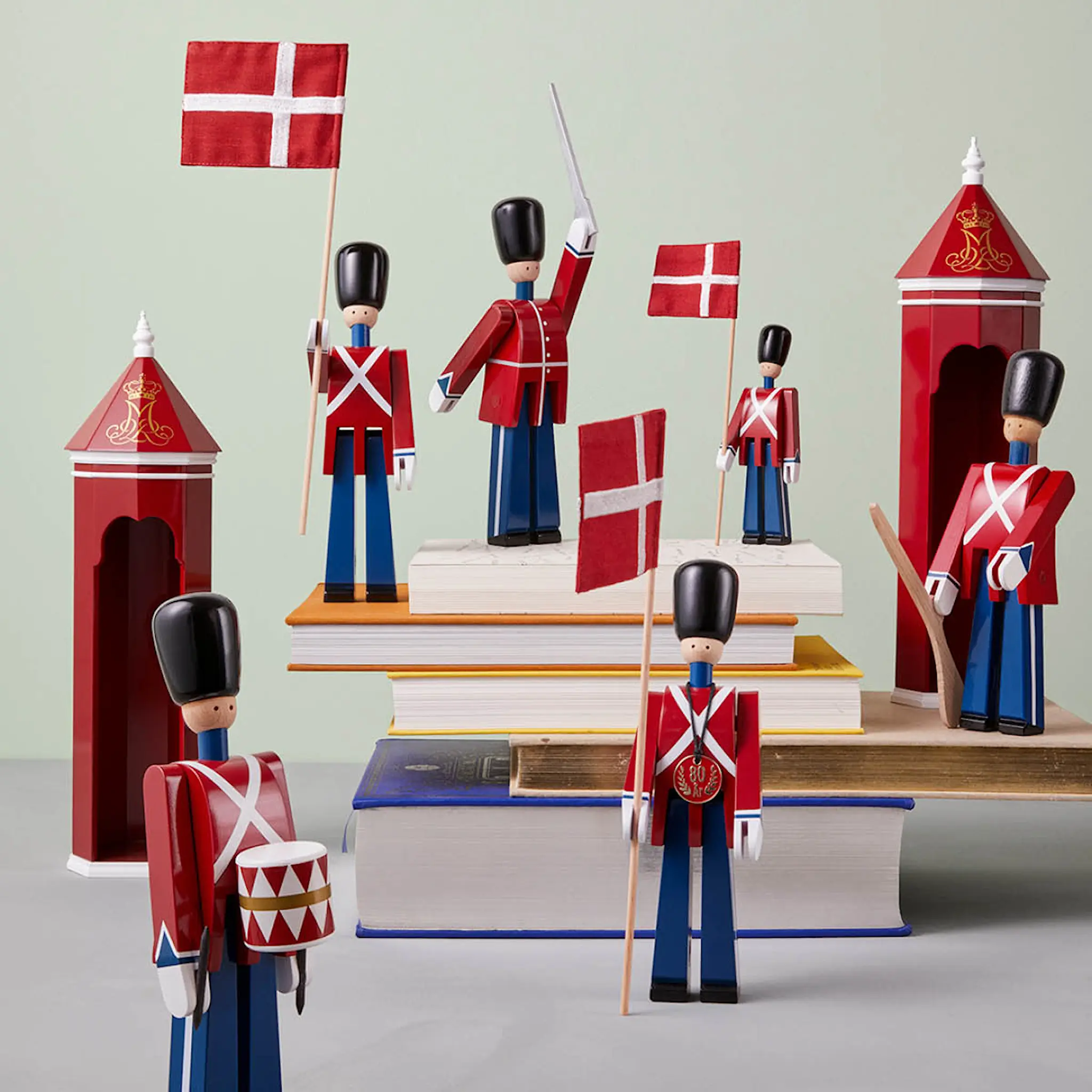 Kay Bojesen Denmark Figurer Officer Med Svärd 22,5 cm Röd/Blå/Vit