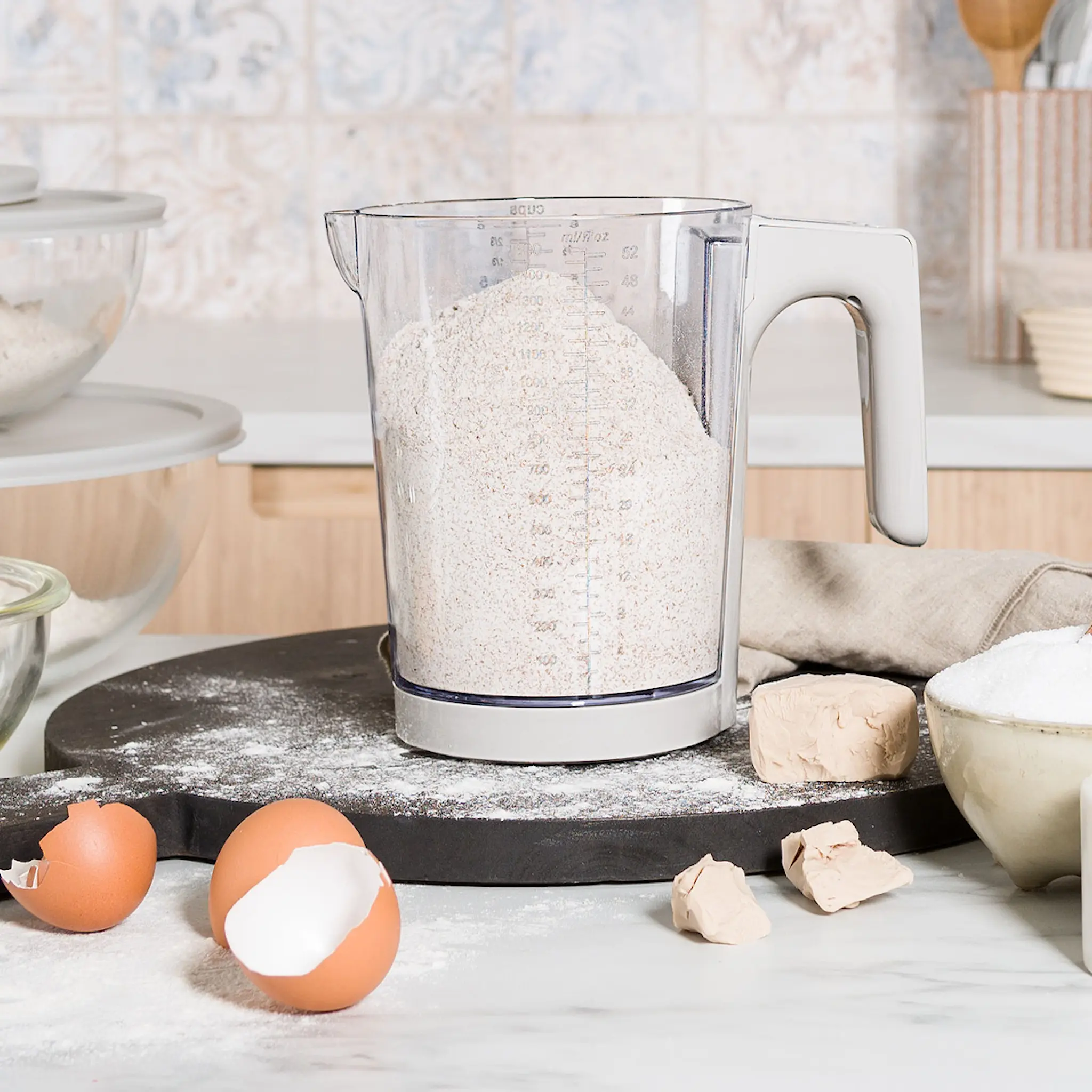 Modern House bAYk kjøkkenvekt/målebeger 5kg/1,5L klar/grå hover